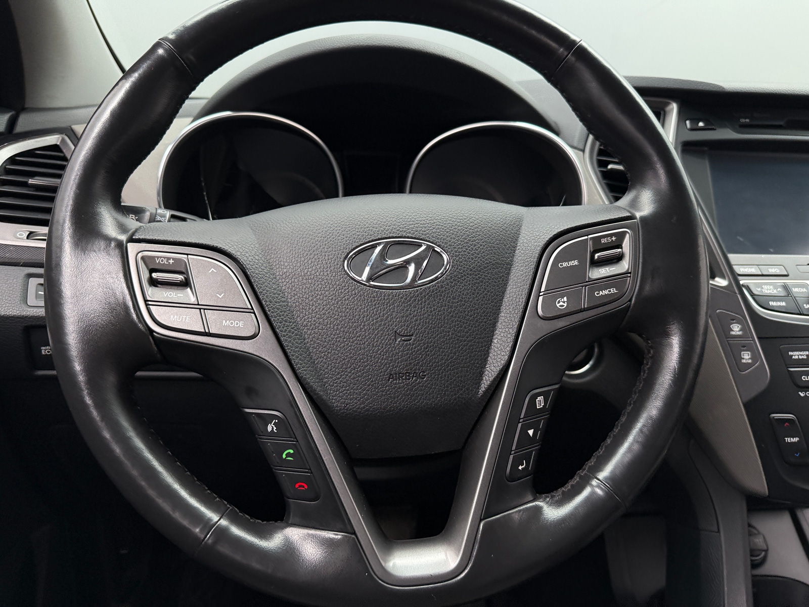 Thumbnail: 2014 Hyundai Santa Fe - 4