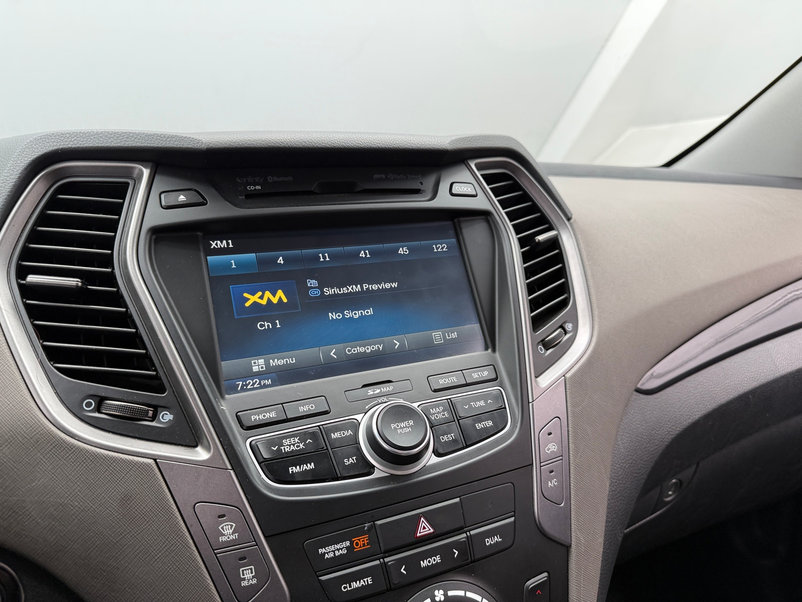 Thumbnail: 2014 Hyundai Santa Fe - 3