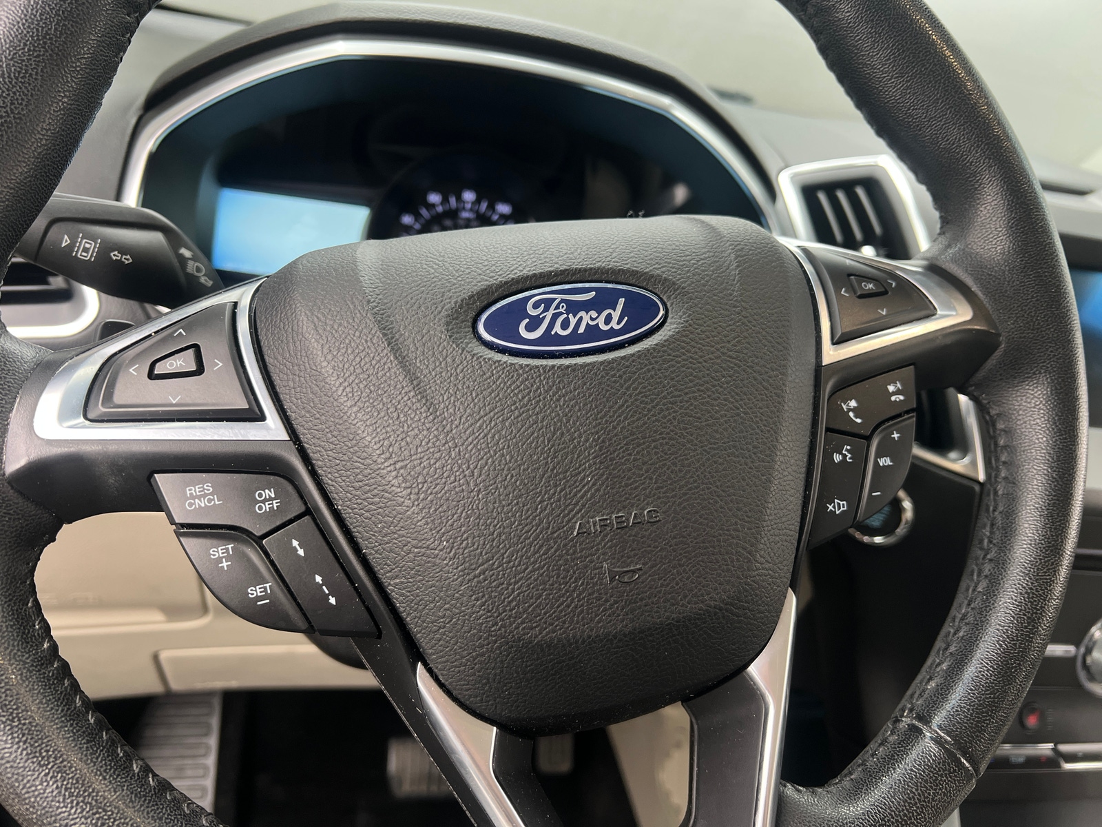 Thumbnail: 2018 Ford Edge - 4