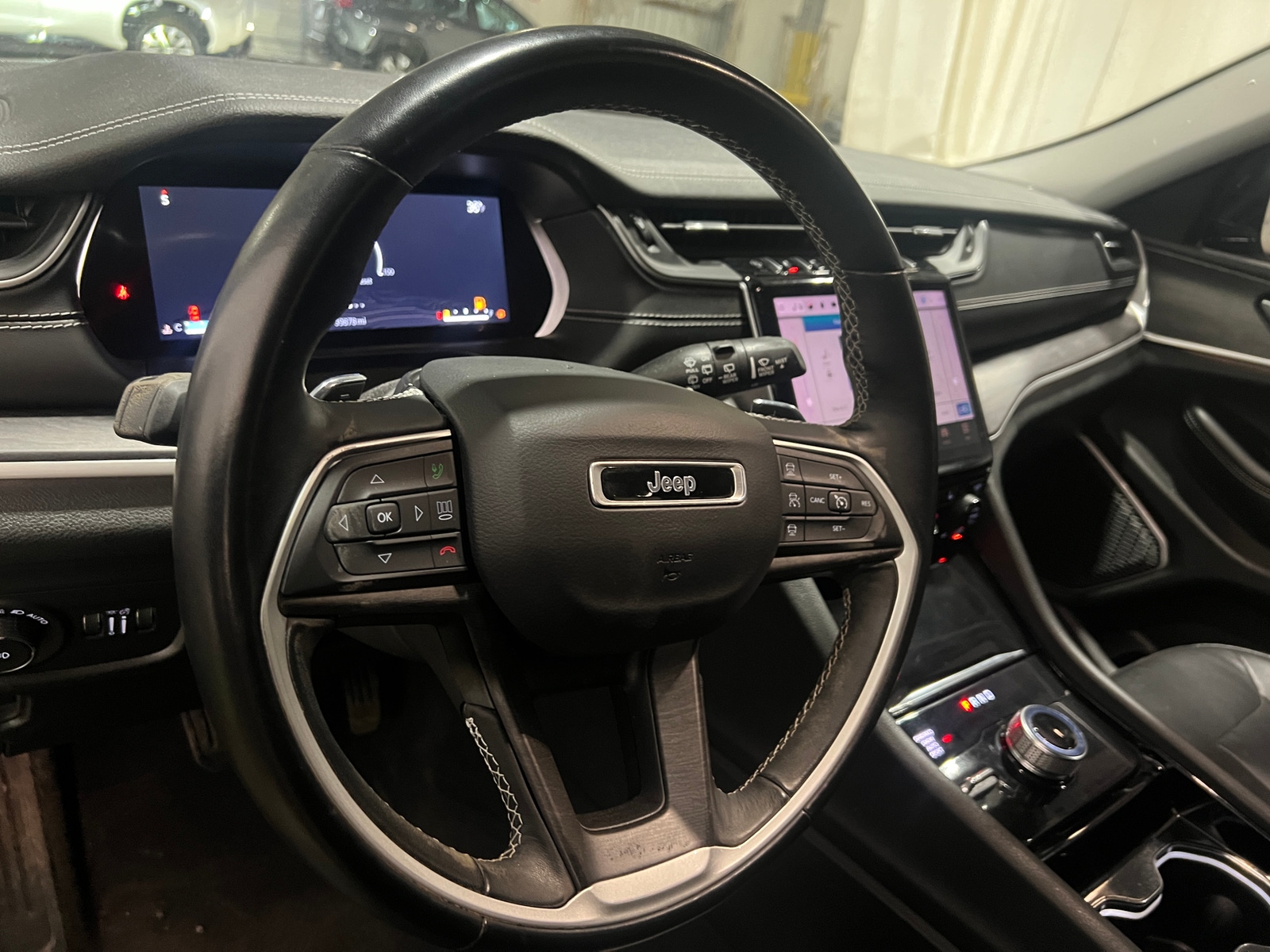 Thumbnail: 2022 Jeep Grand Cherokee L - 4