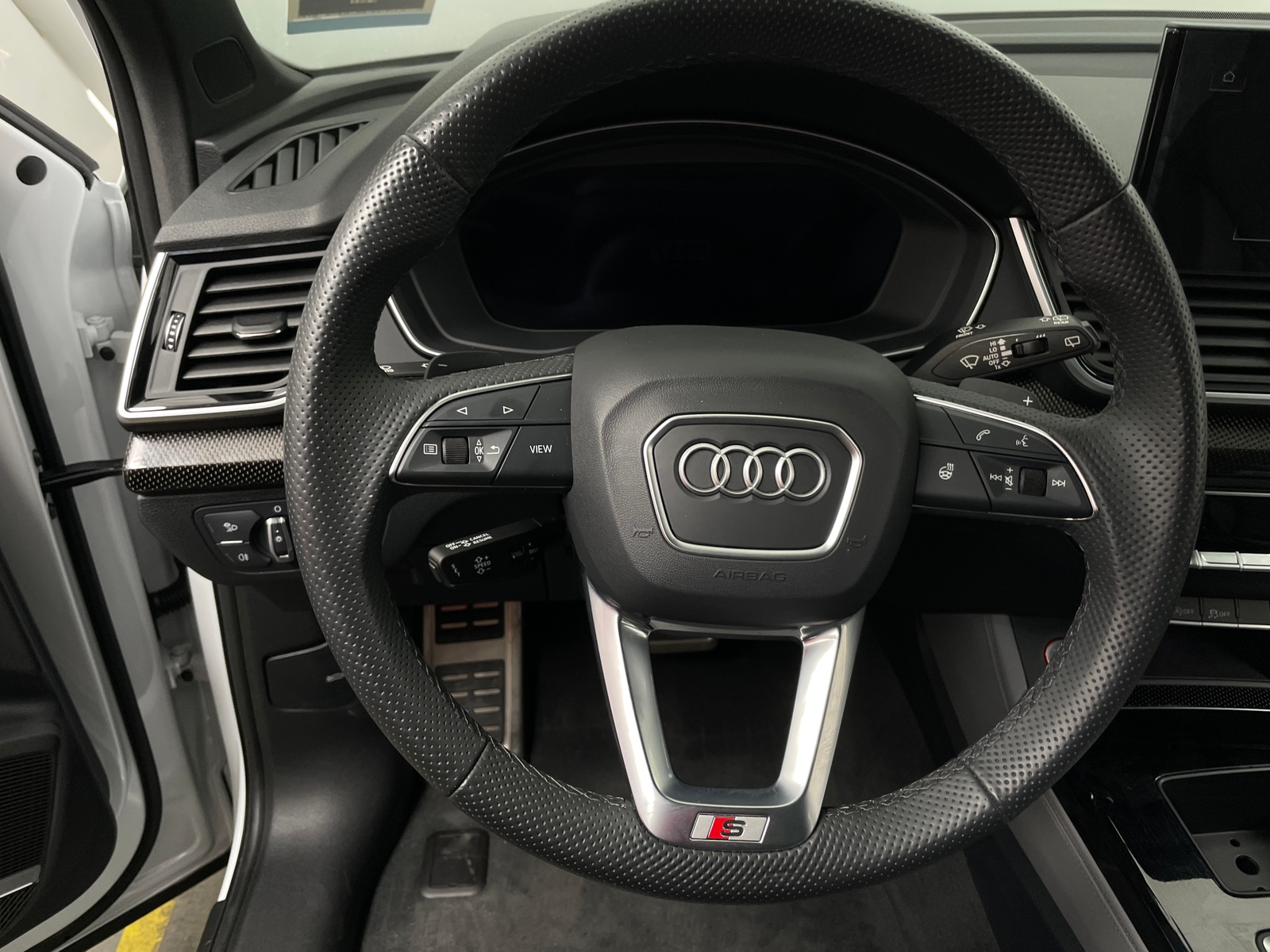 Thumbnail: 2025 Audi SQ5 - 4