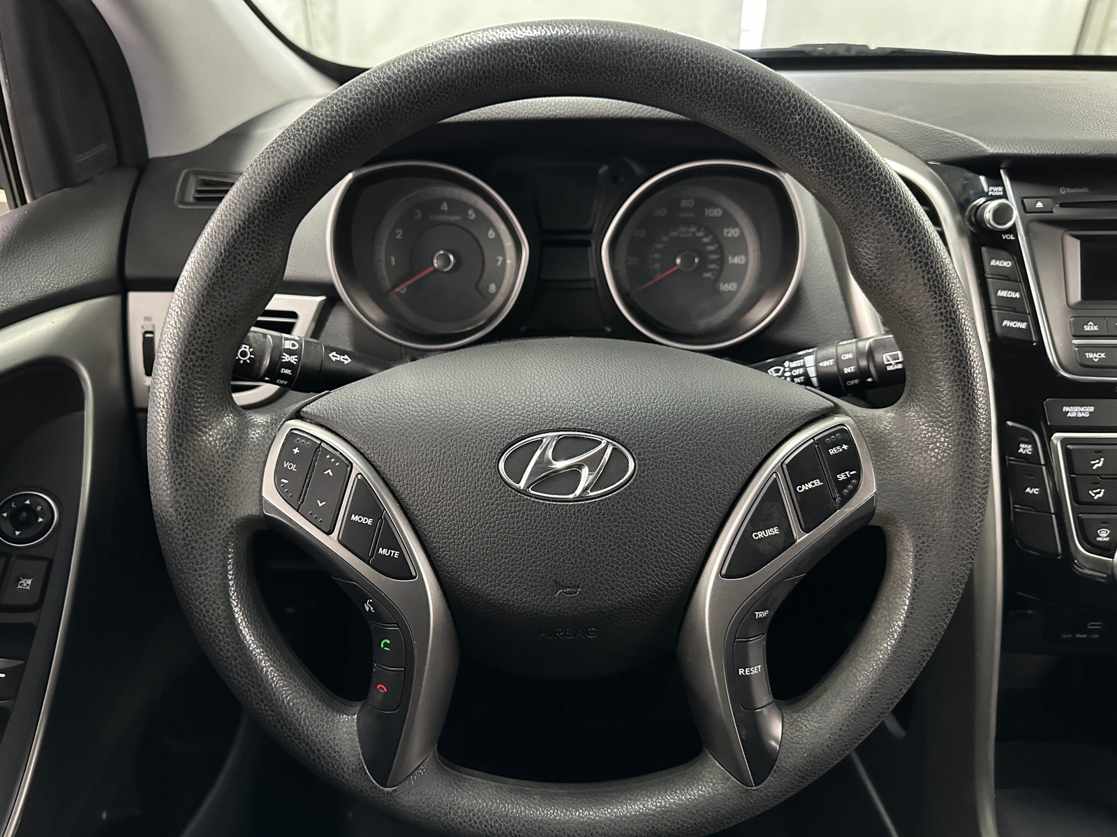 Thumbnail: 2017 Hyundai Elantra - 5