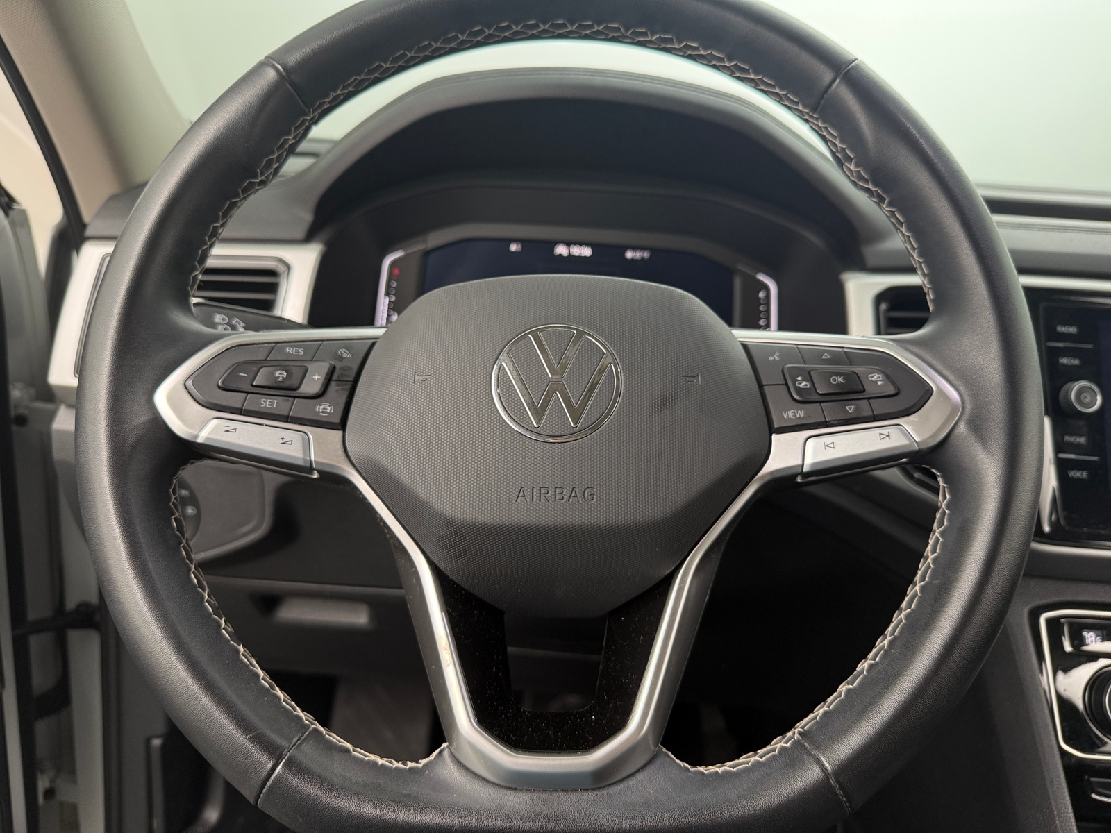 Thumbnail: 2023 Volkswagen Atlas - 4