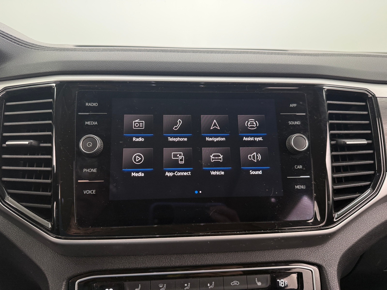 Thumbnail: 2023 Volkswagen Atlas - 3