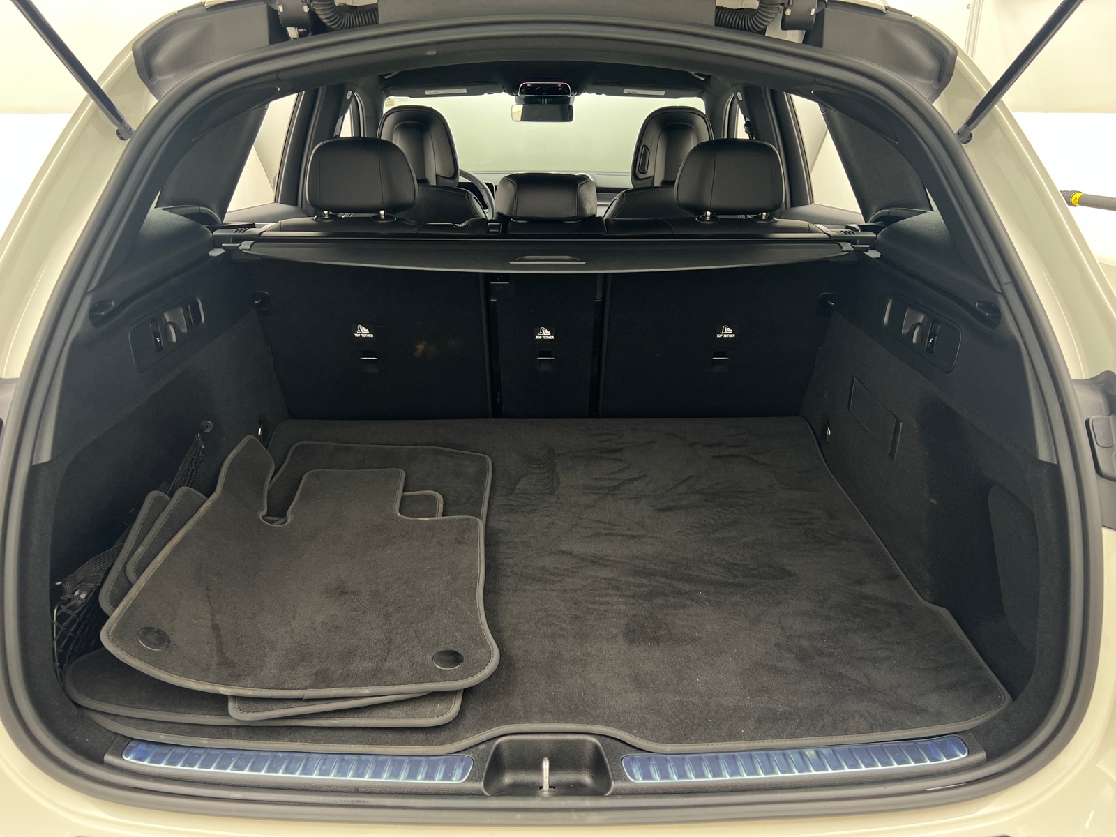 Thumbnail: 2025 Mercedes-Benz GLC - 6