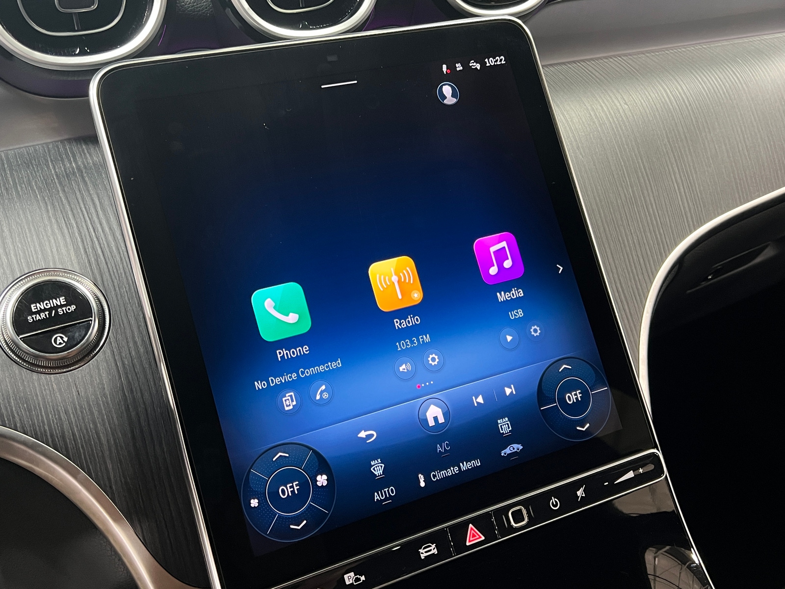 Thumbnail: 2025 Mercedes-Benz GLC - 3