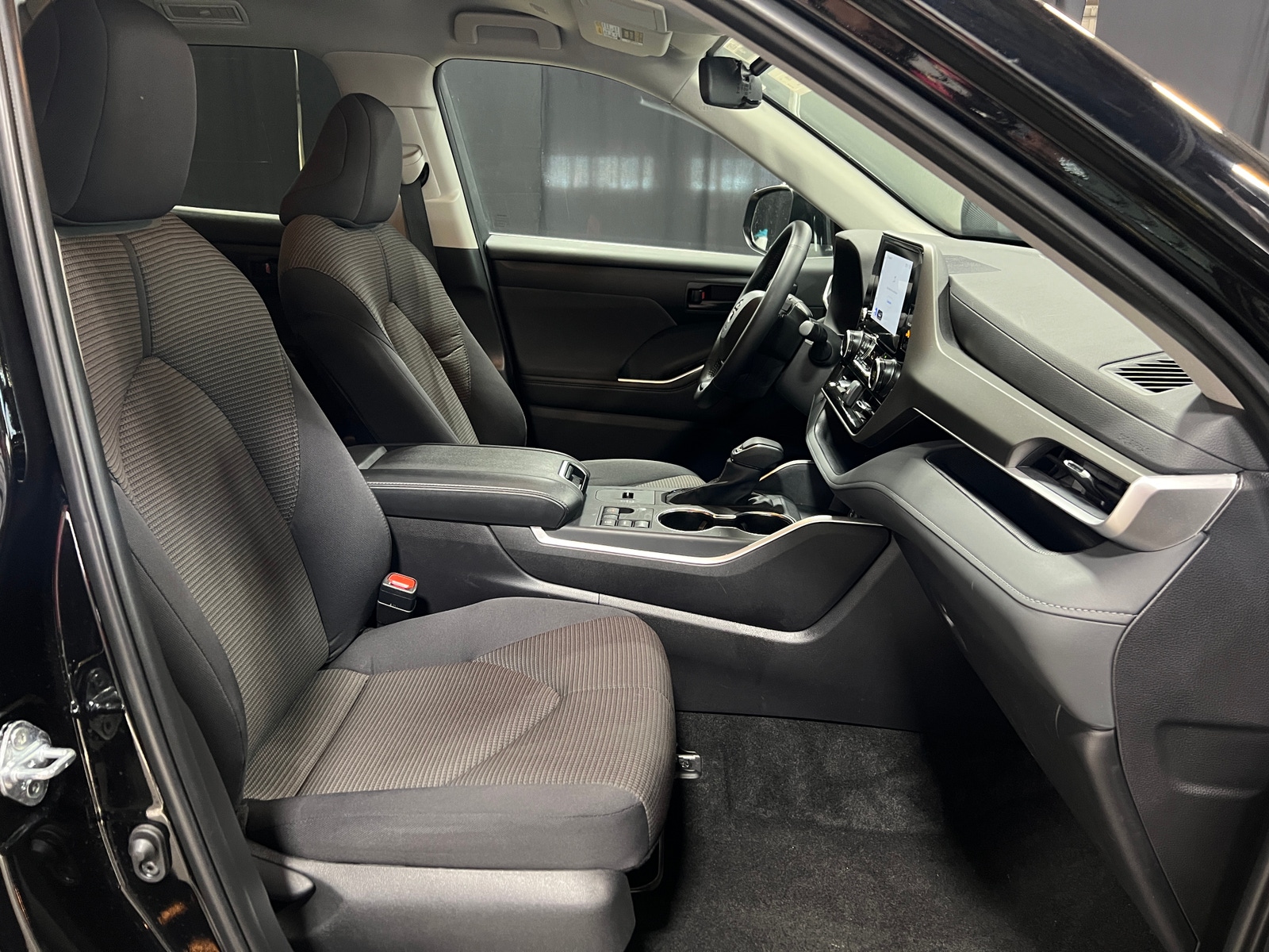 Thumbnail: 2025 Toyota Highlander - 2