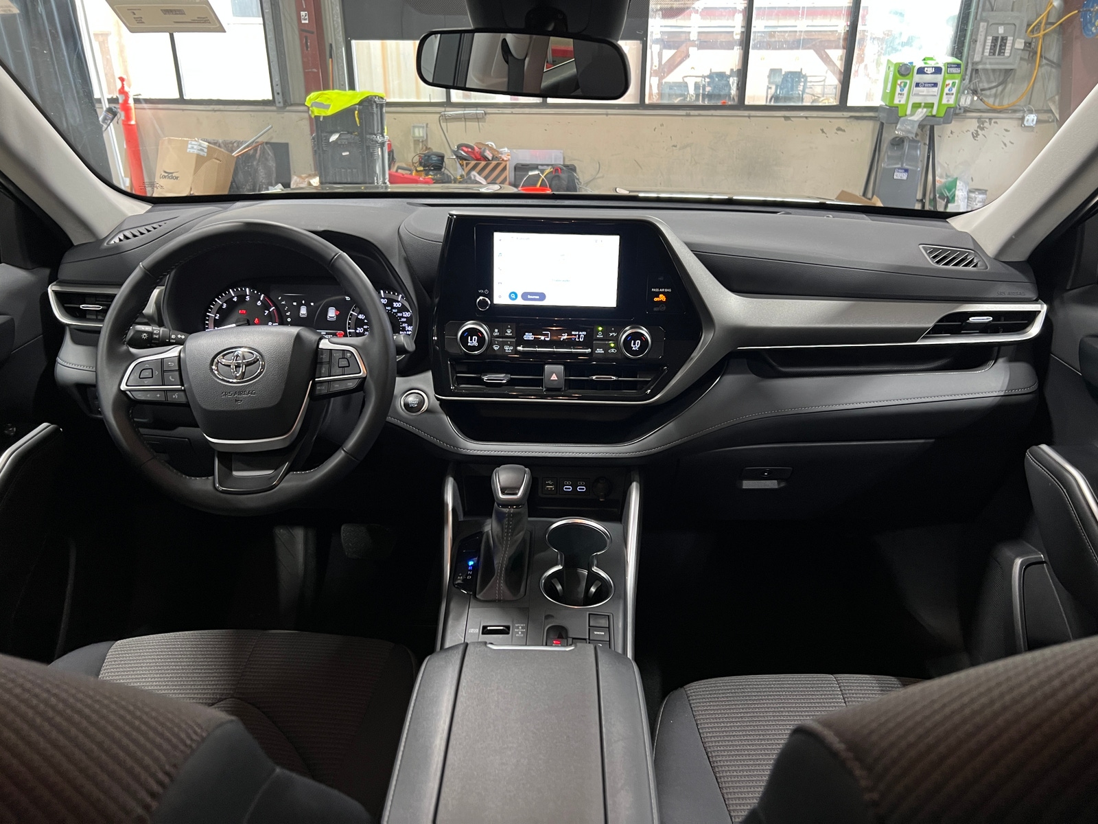 Thumbnail: 2025 Toyota Highlander - 3