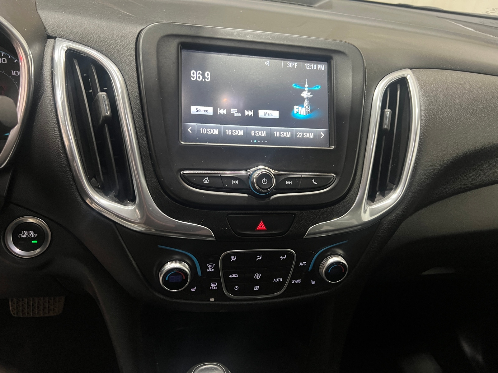 Thumbnail: 2018 Chevrolet Equinox - 4