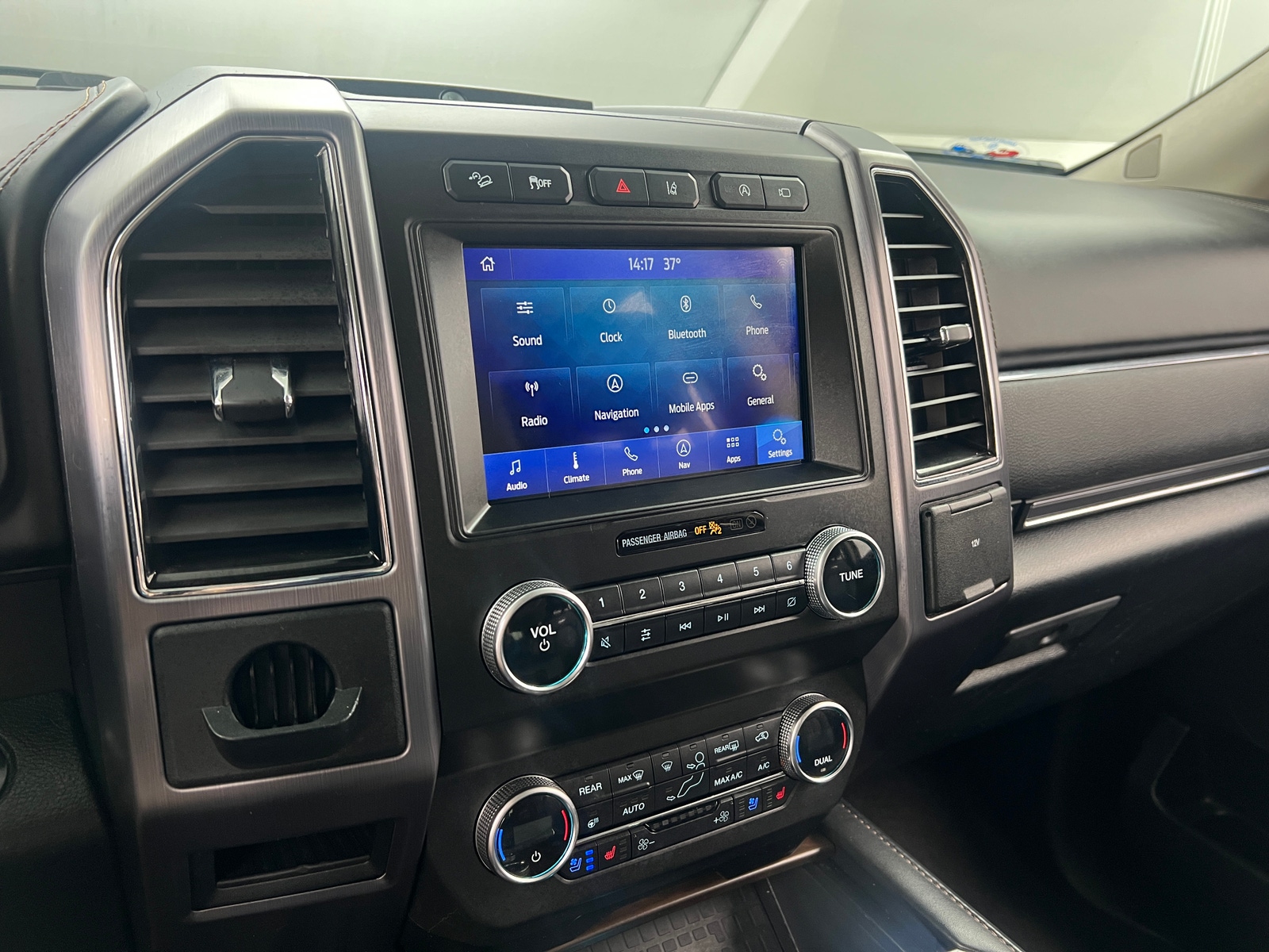 Thumbnail: 2020 Ford Expedition - 3