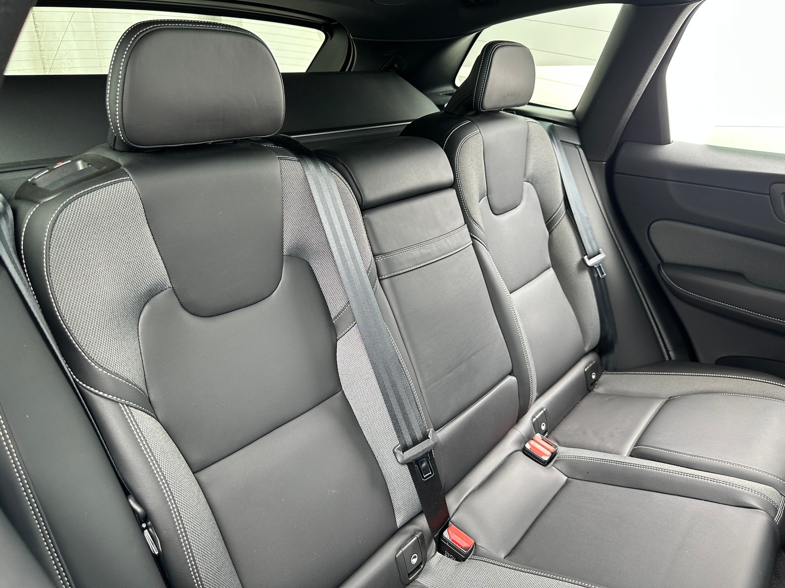 Thumbnail: 2022 Volvo XC60 - 5