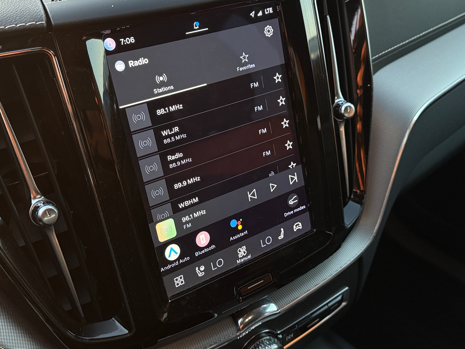 Thumbnail: 2022 Volvo XC60 - 3