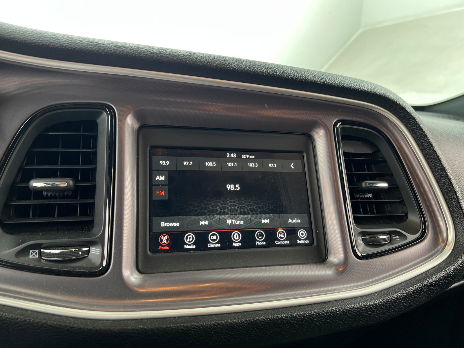 Thumbnail: 2019 Dodge Challenger - 3