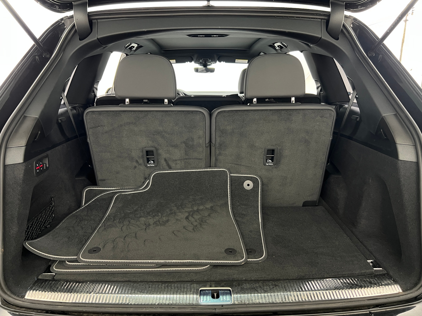 Thumbnail: 2025 Audi Q7 - 6