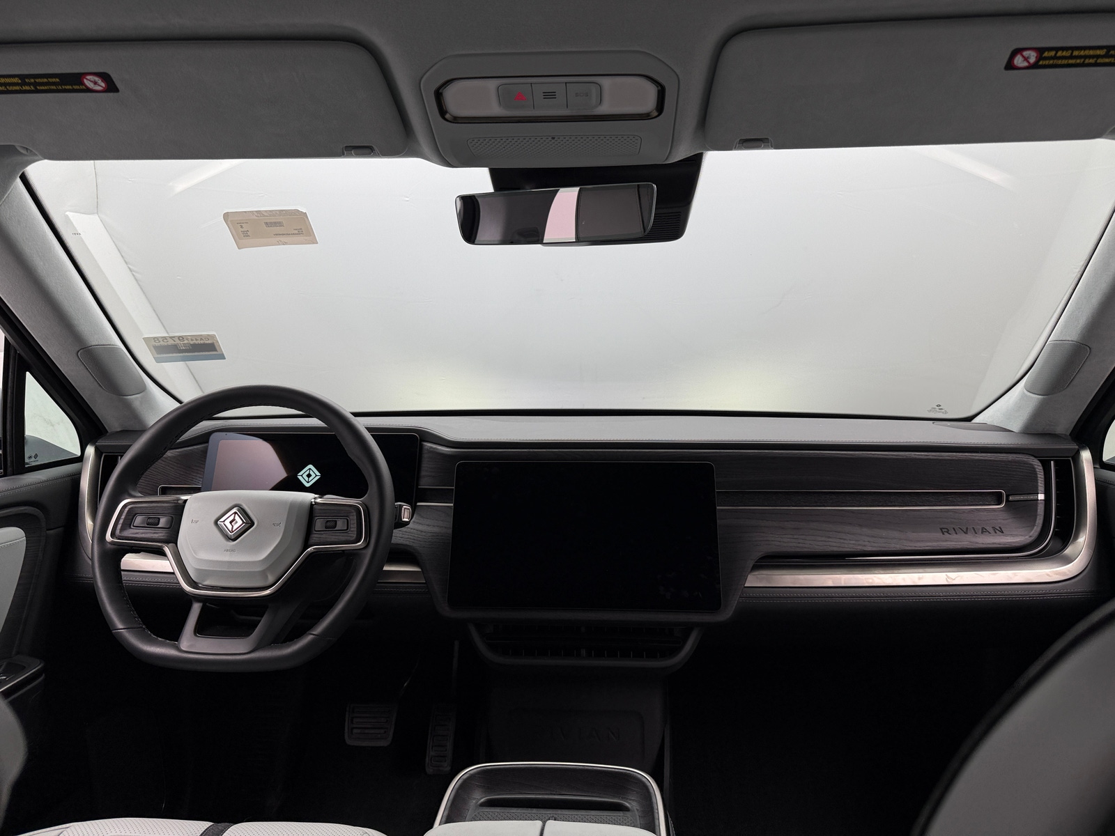 Thumbnail: 2025 Rivian R1S - 2