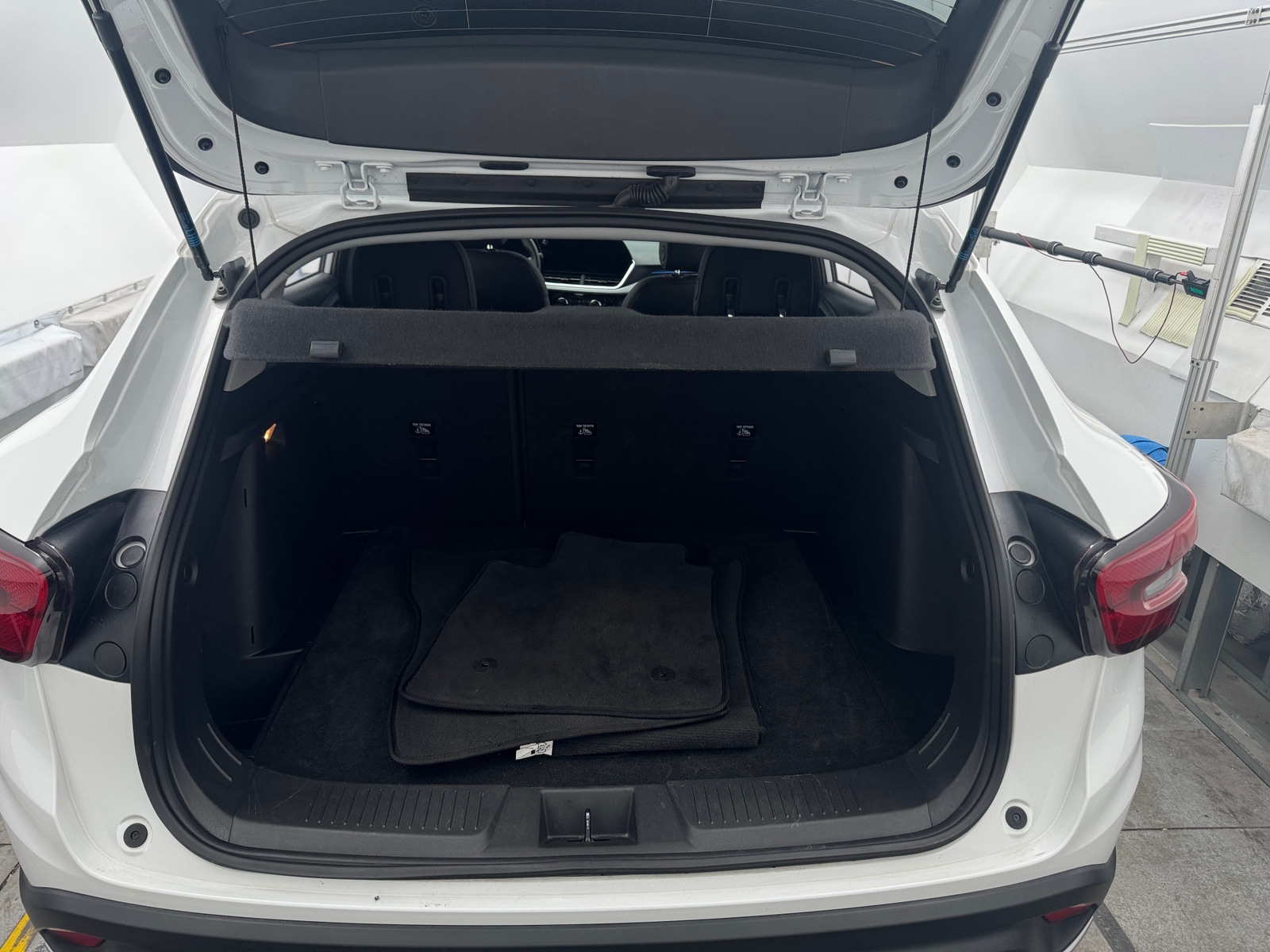 Thumbnail: 2025 Chevrolet Trax - 7