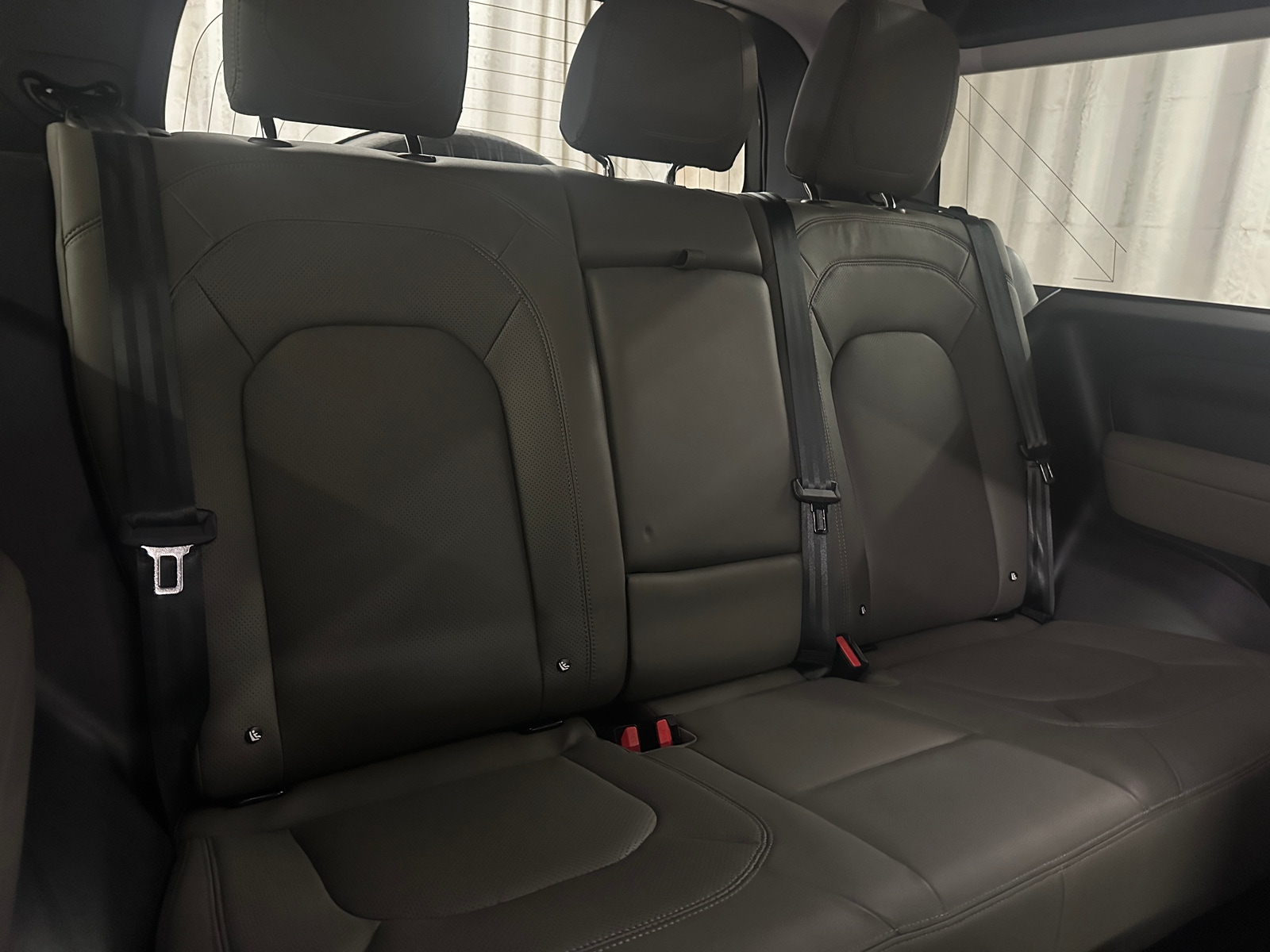 Thumbnail: 2023 Land Rover Defender - 5