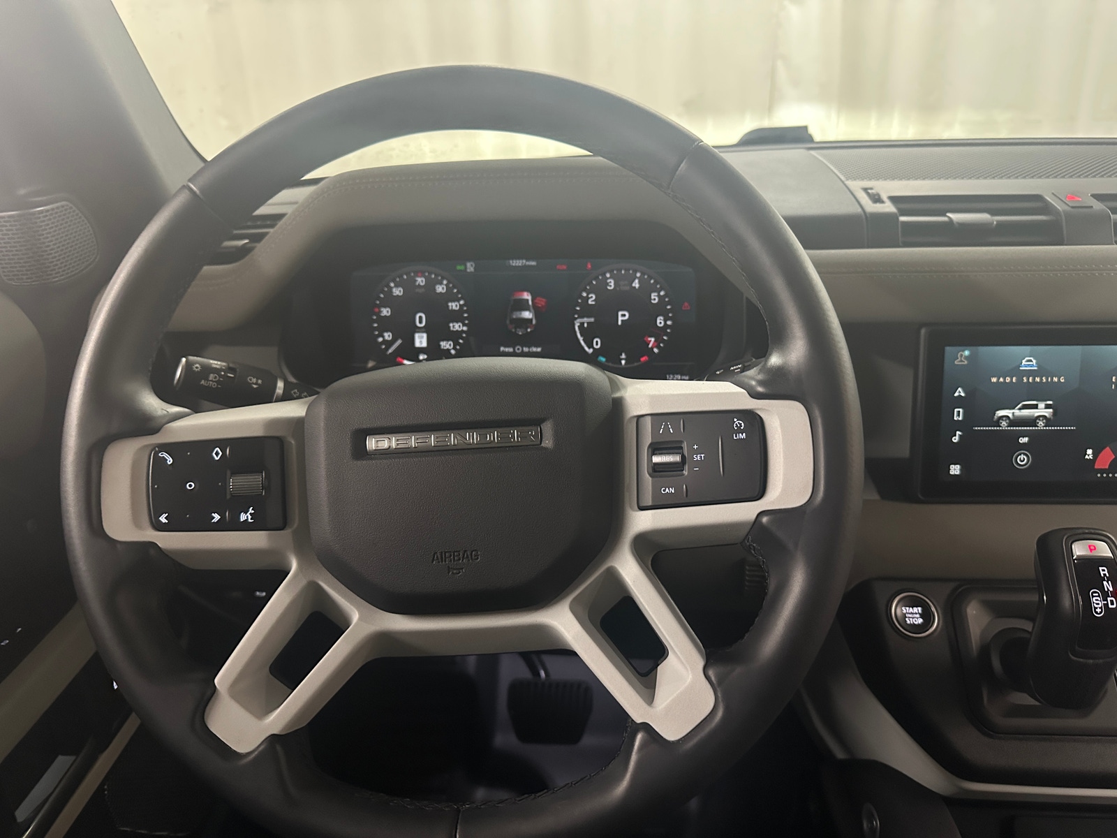 Thumbnail: 2023 Land Rover Defender - 4