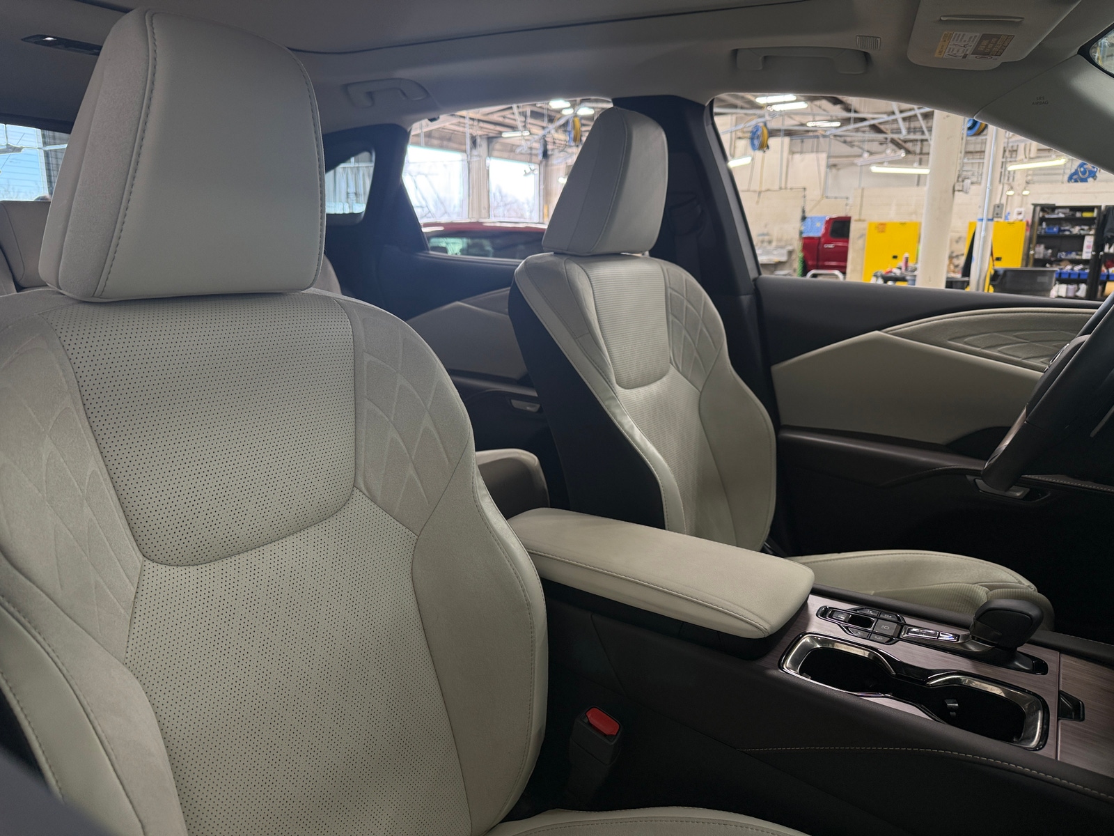 Thumbnail: 2024 Lexus RX - 2