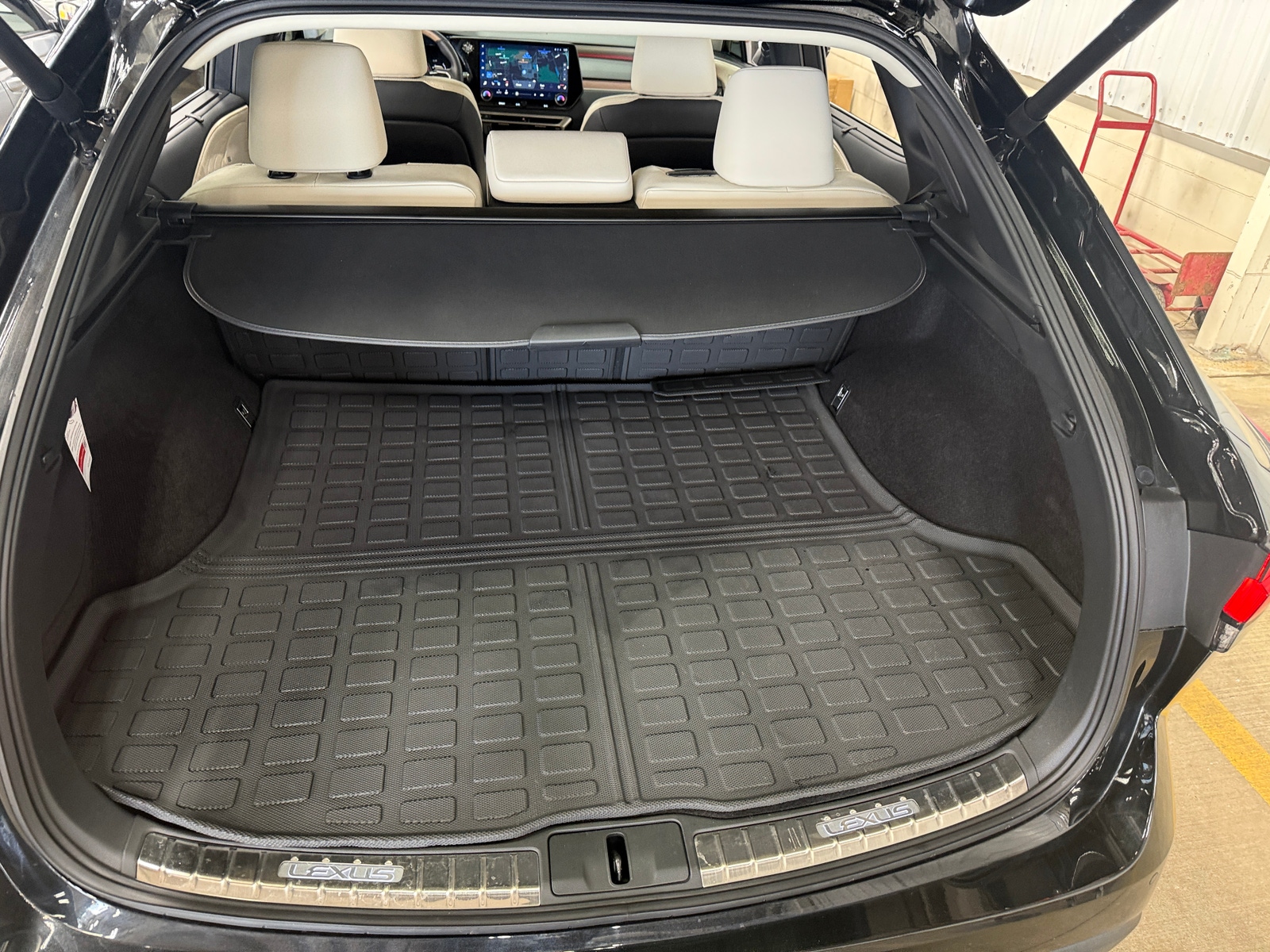 Thumbnail: 2024 Lexus RX - 7