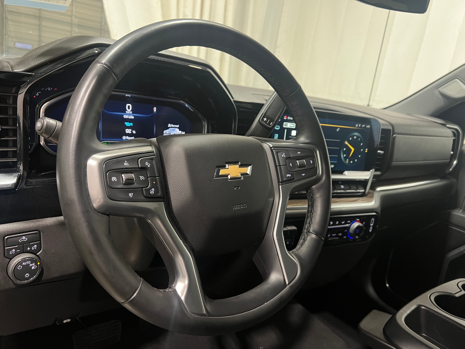 Thumbnail: 2025 Chevrolet Silverado 1500 - 5