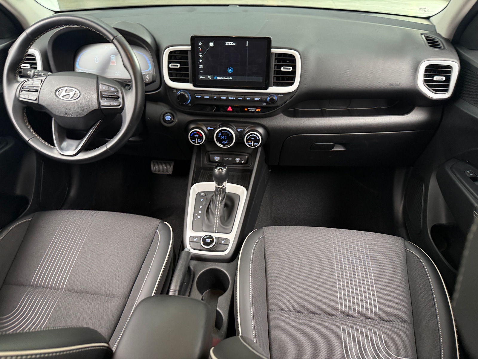 Thumbnail: 2024 Hyundai Venue - 3