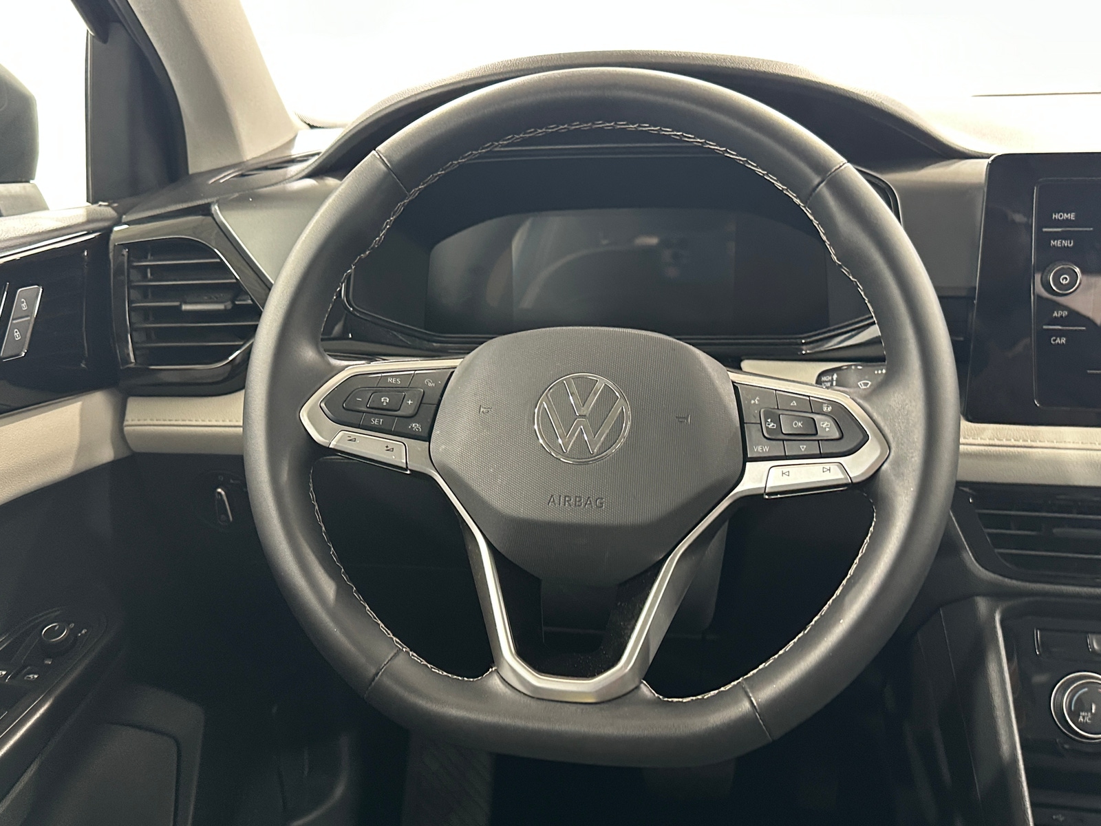 Thumbnail: 2025 Volkswagen Taos - 5
