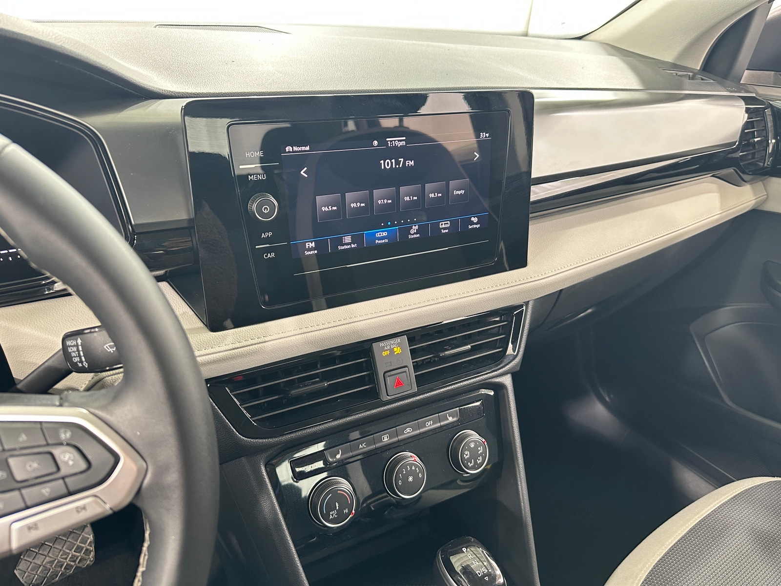 Thumbnail: 2025 Volkswagen Taos - 4
