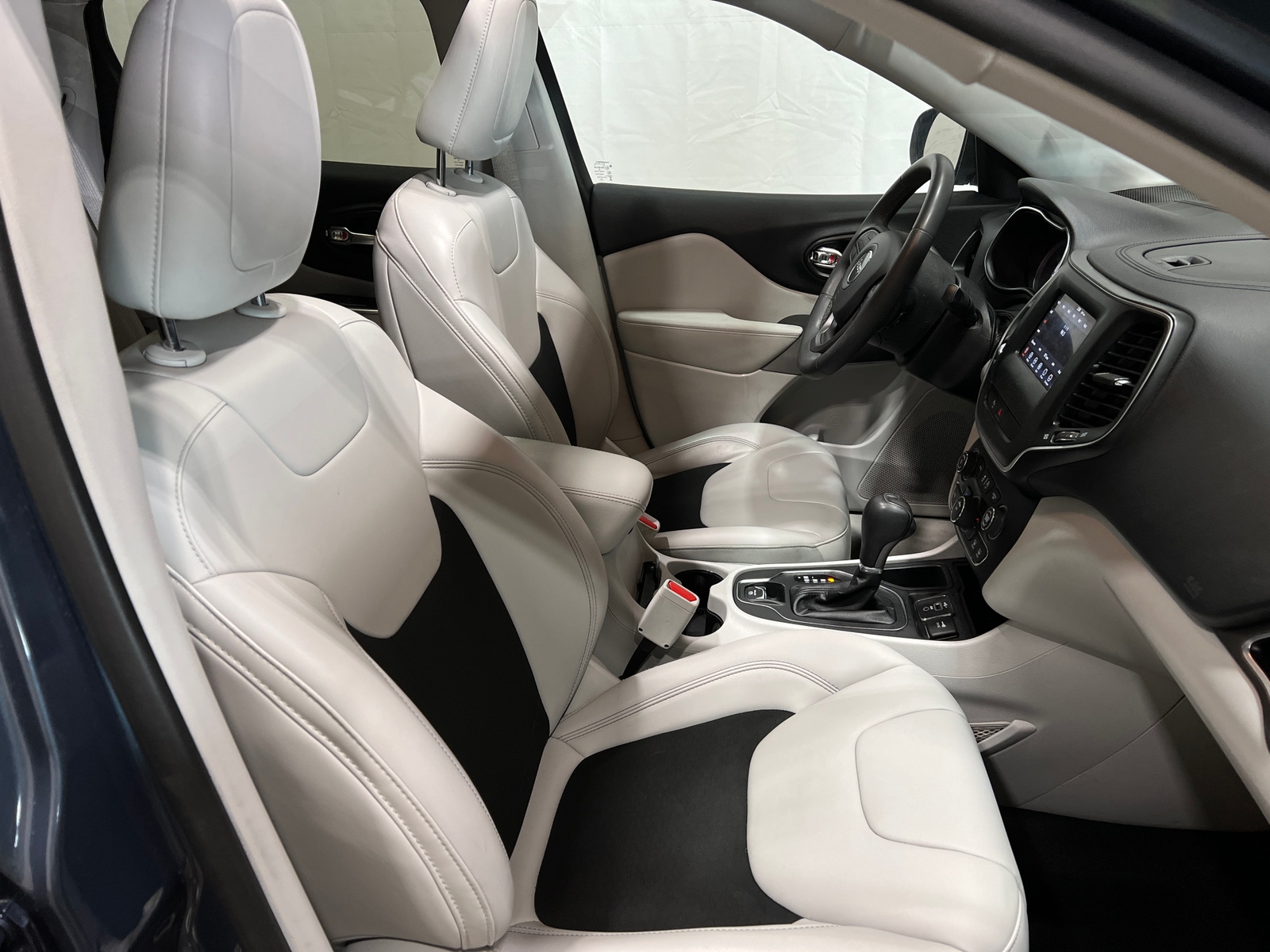 Thumbnail: 2020 Jeep Cherokee - 2