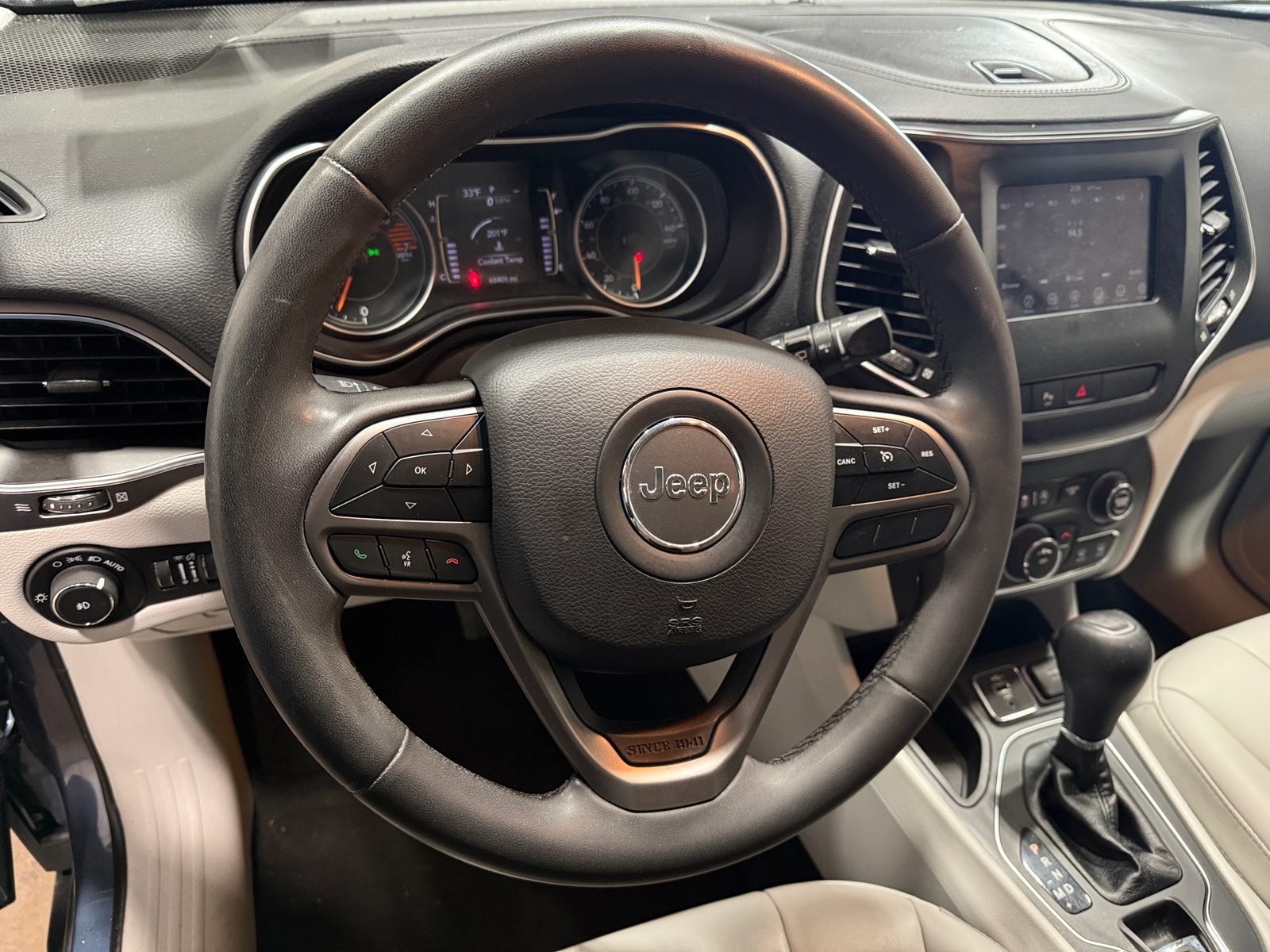 Thumbnail: 2020 Jeep Cherokee - 5