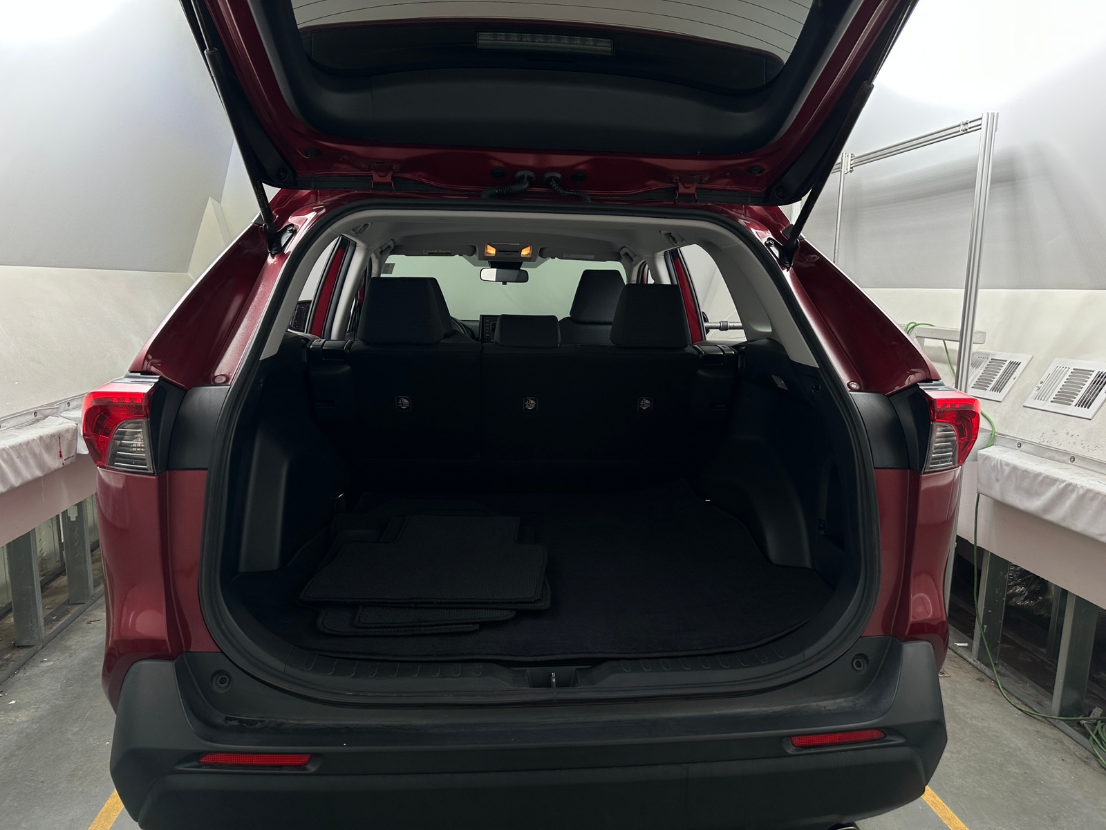 Thumbnail: 2021 Toyota RAV4 - 7