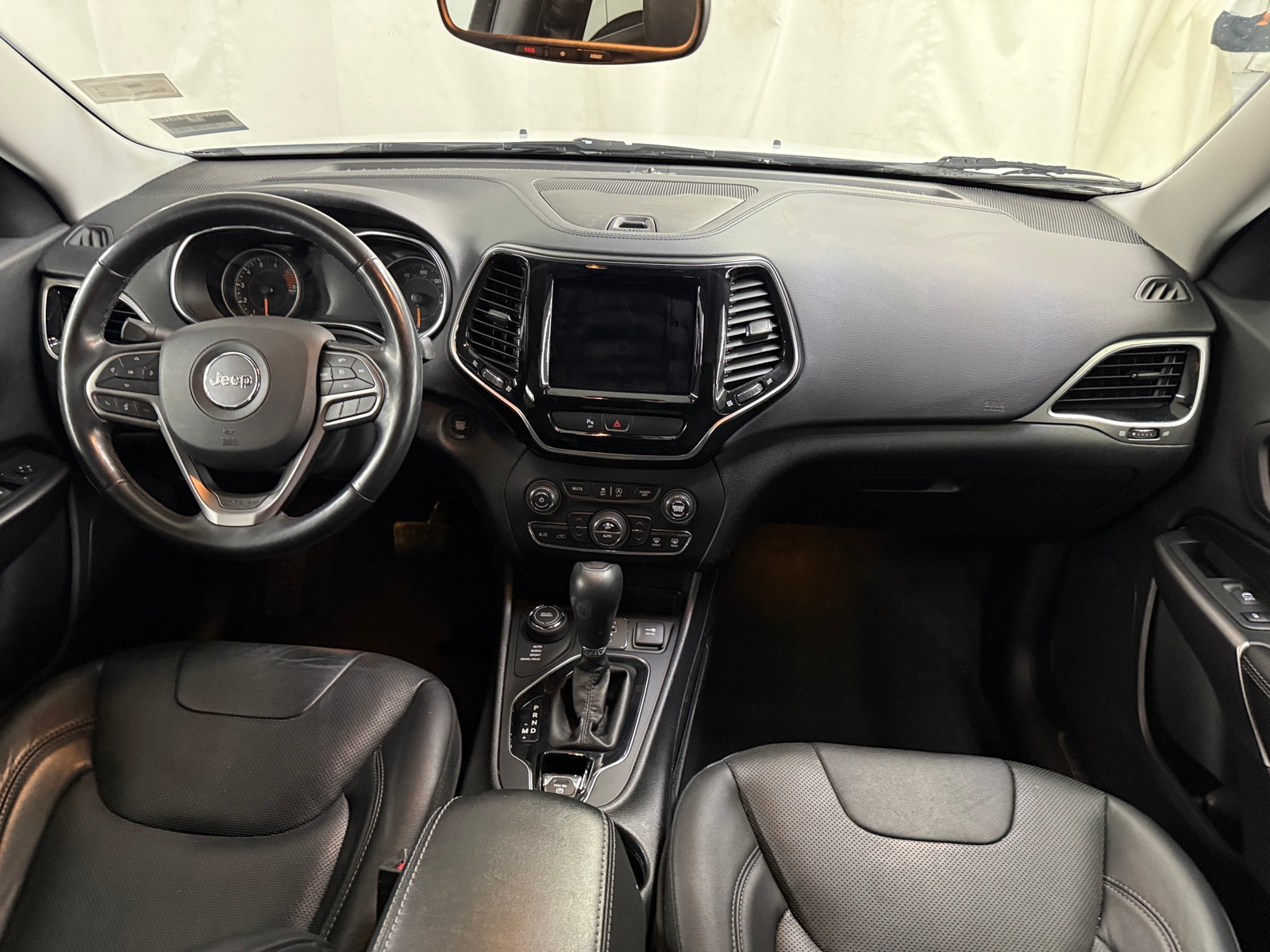 Thumbnail: 2019 Jeep Cherokee - 2