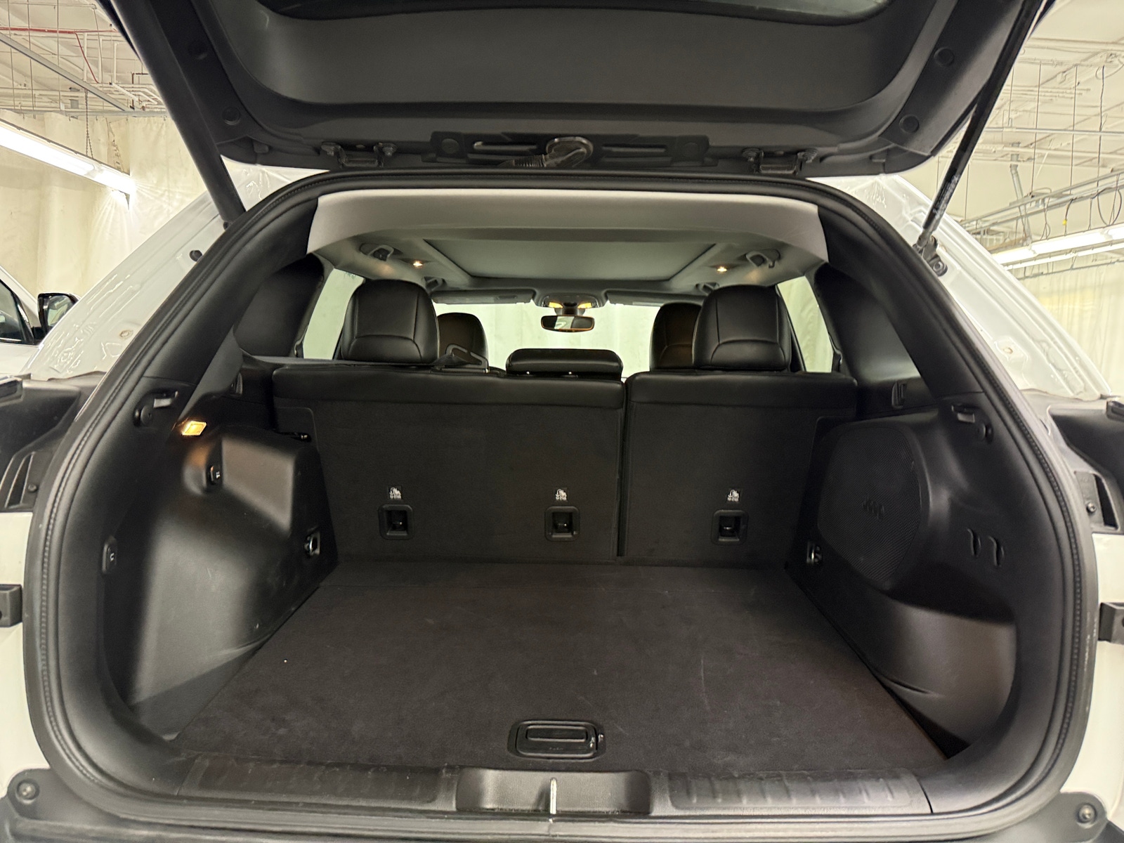 Thumbnail: 2019 Jeep Cherokee - 6