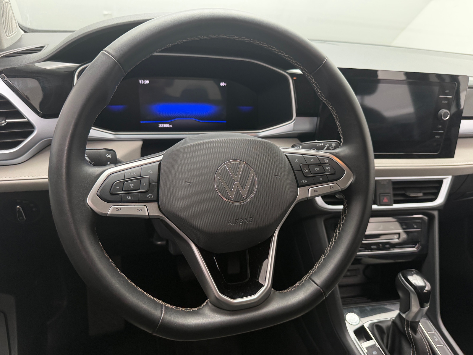 Thumbnail: 2025 Volkswagen Taos - 4