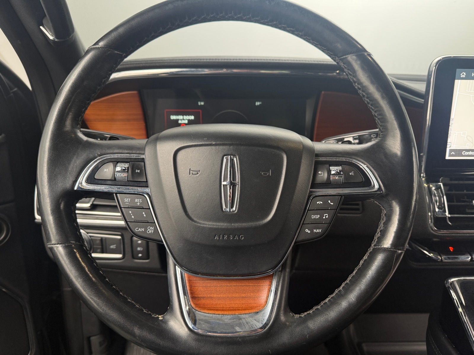 Thumbnail: 2020 Lincoln Navigator - 4