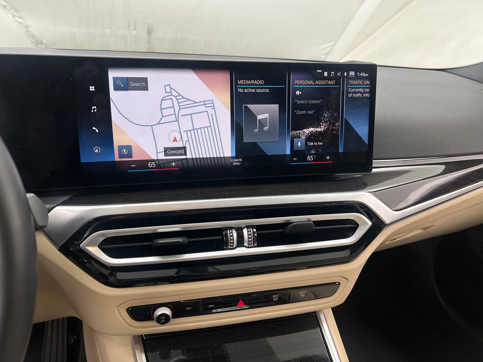 Thumbnail: 2024 BMW 3 Series - 3