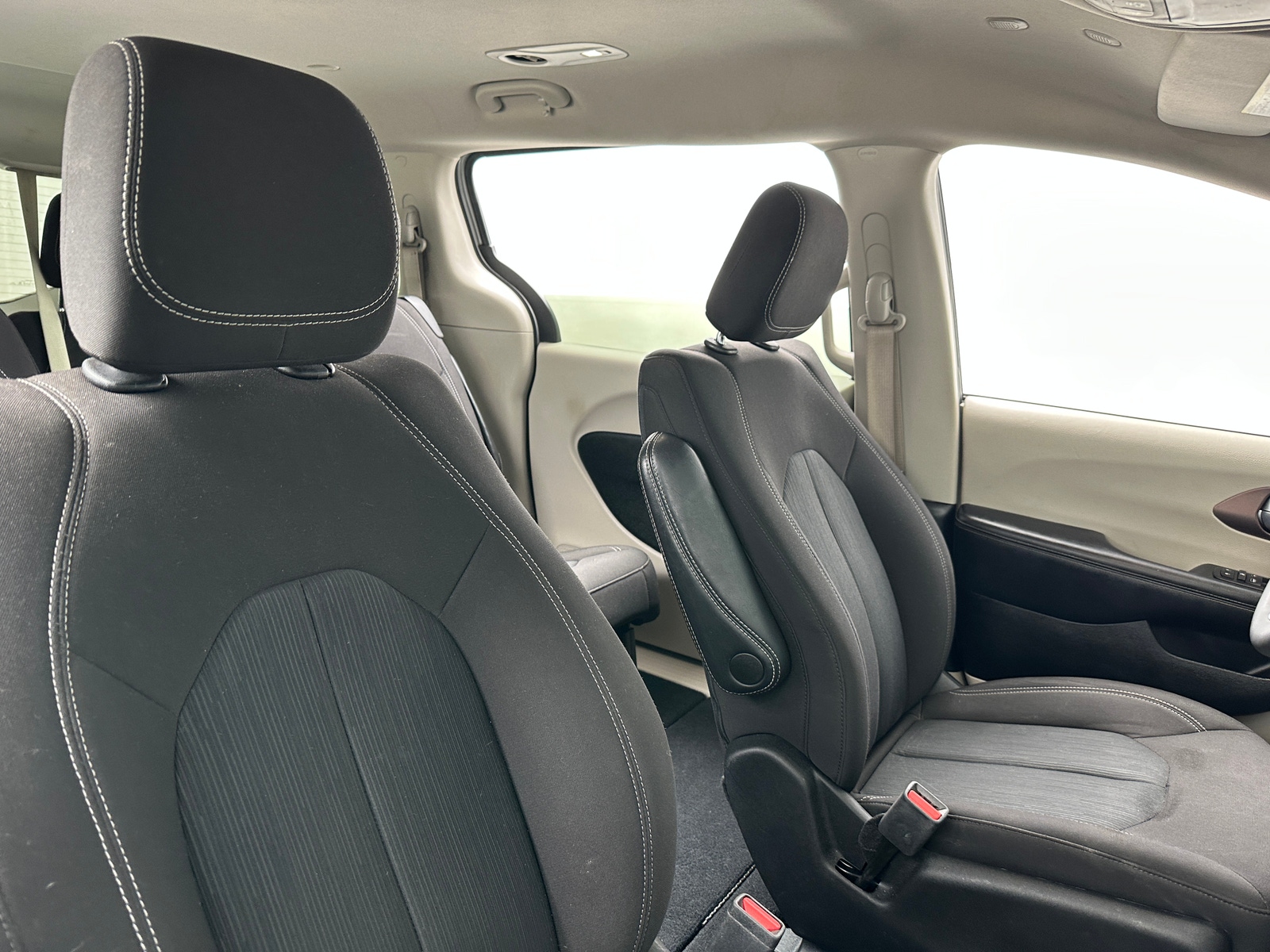 Thumbnail: 2023 Chrysler Voyager - 2