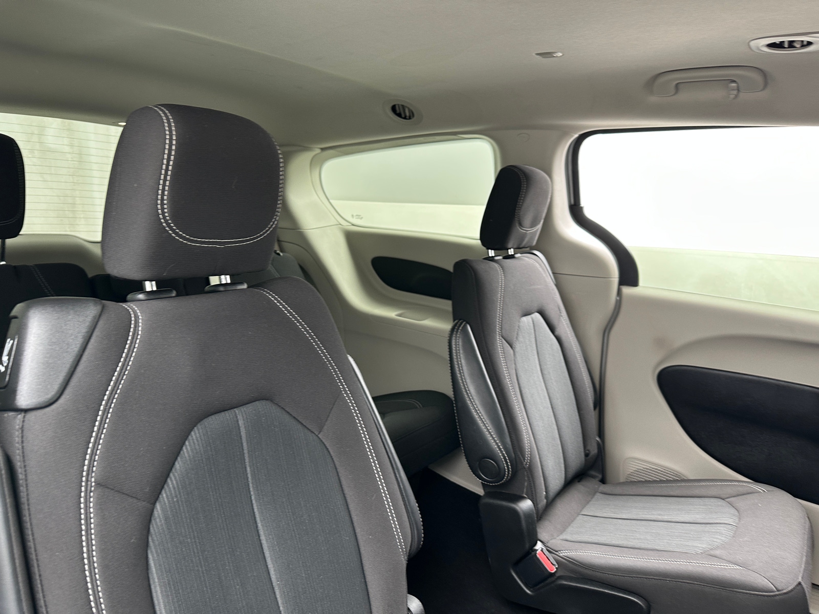 Thumbnail: 2023 Chrysler Voyager - 6