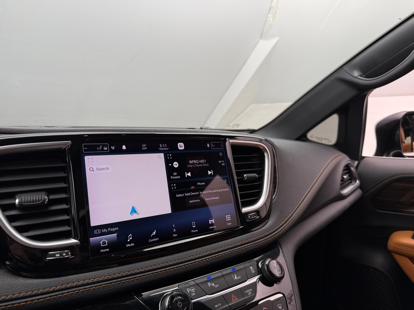 Thumbnail: 2021 Chrysler Pacifica - 3