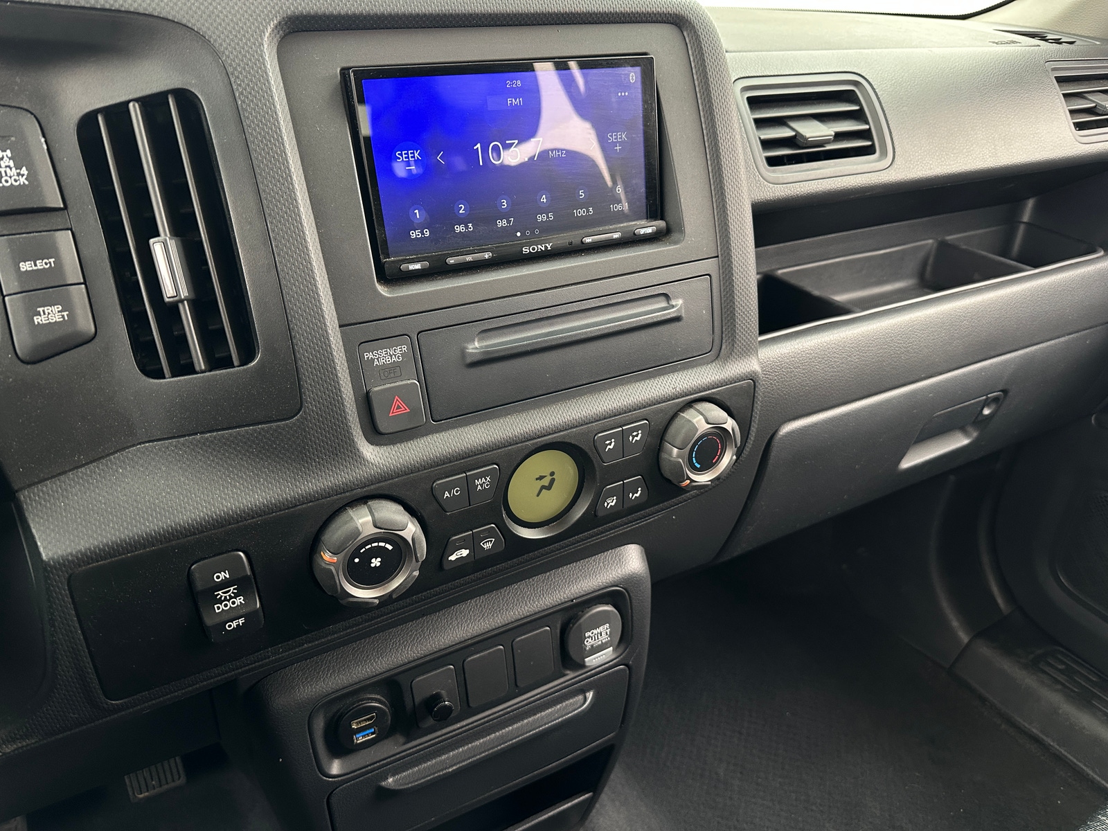 Thumbnail: 2013 Honda Ridgeline - 4