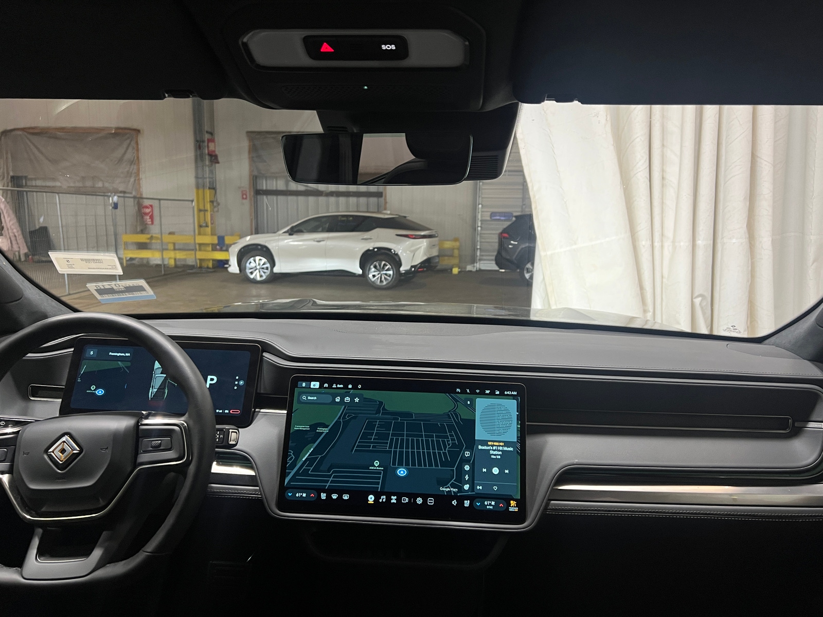 Thumbnail: 2025 Rivian R1S - 2