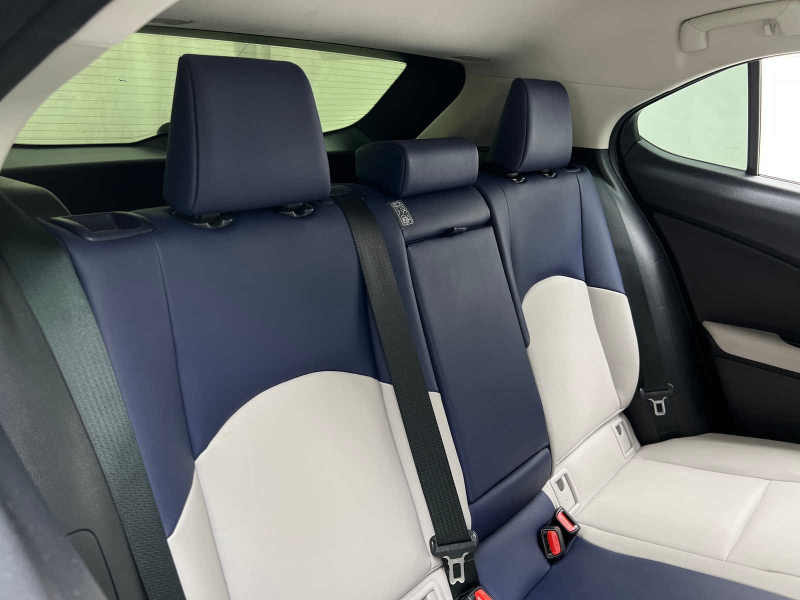 Thumbnail: 2021 Lexus UX - 5