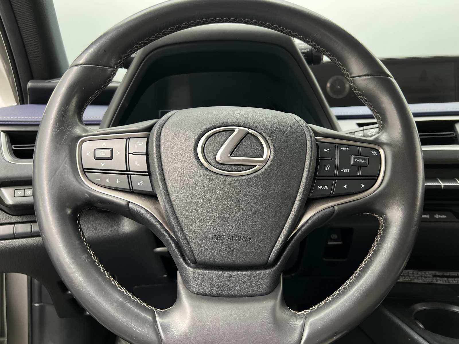 Thumbnail: 2021 Lexus UX - 4