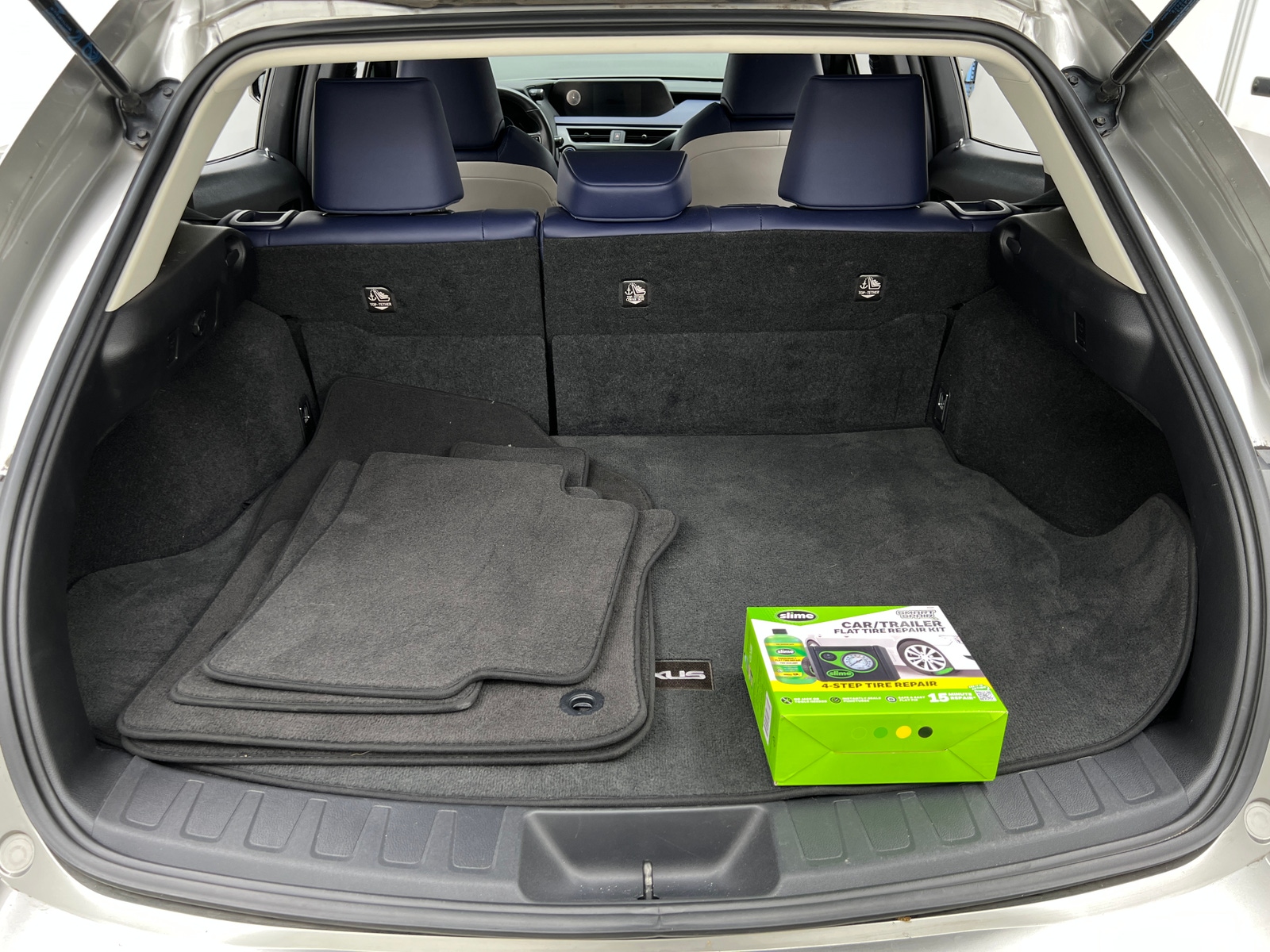 Thumbnail: 2021 Lexus UX - 6