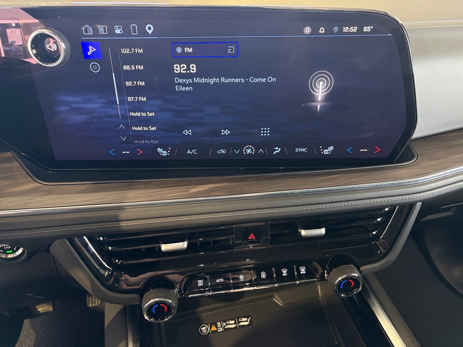 Thumbnail: 2025 Chevrolet Tahoe - 3