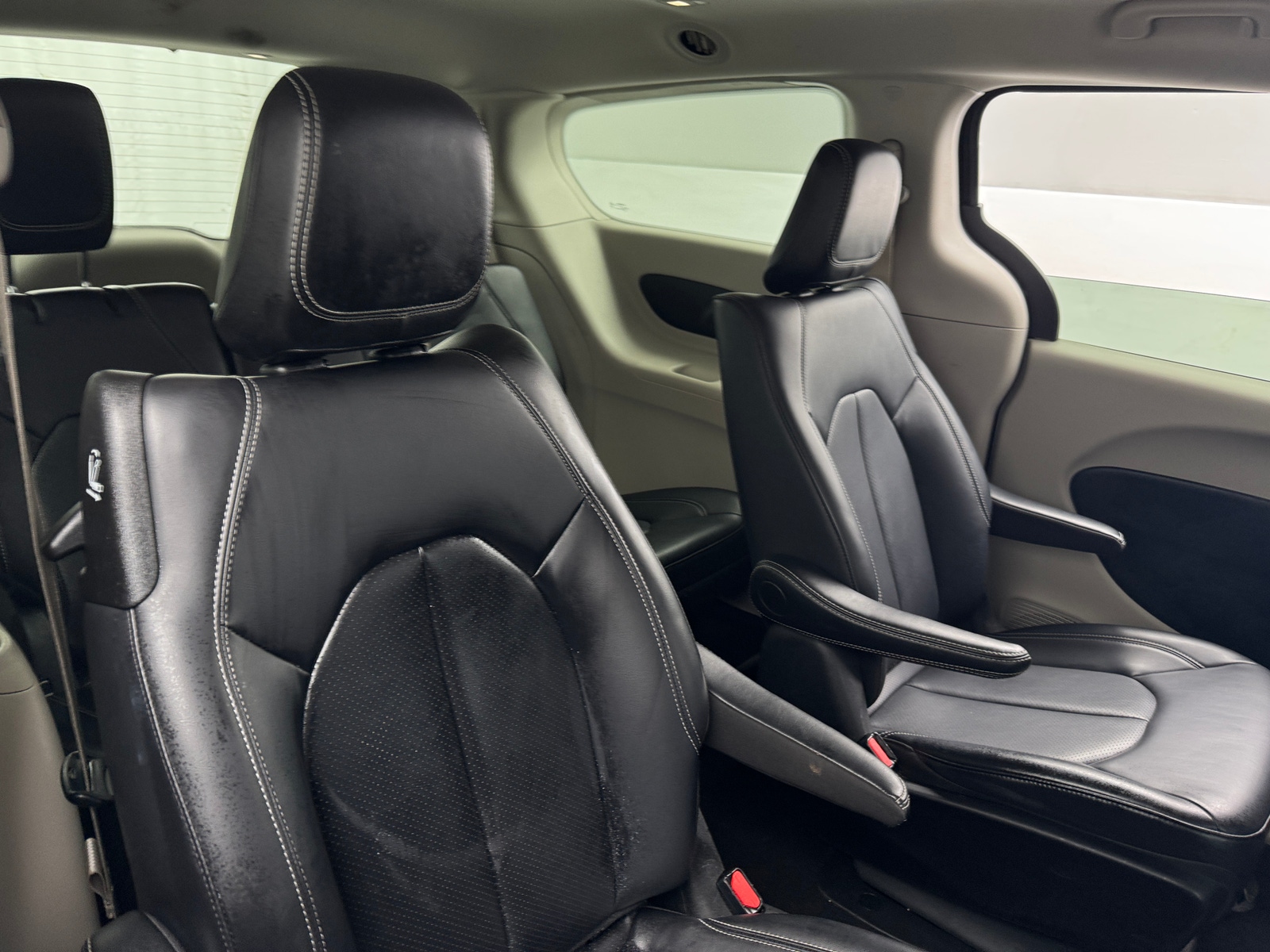 Thumbnail: 2024 Chrysler Pacifica - 5