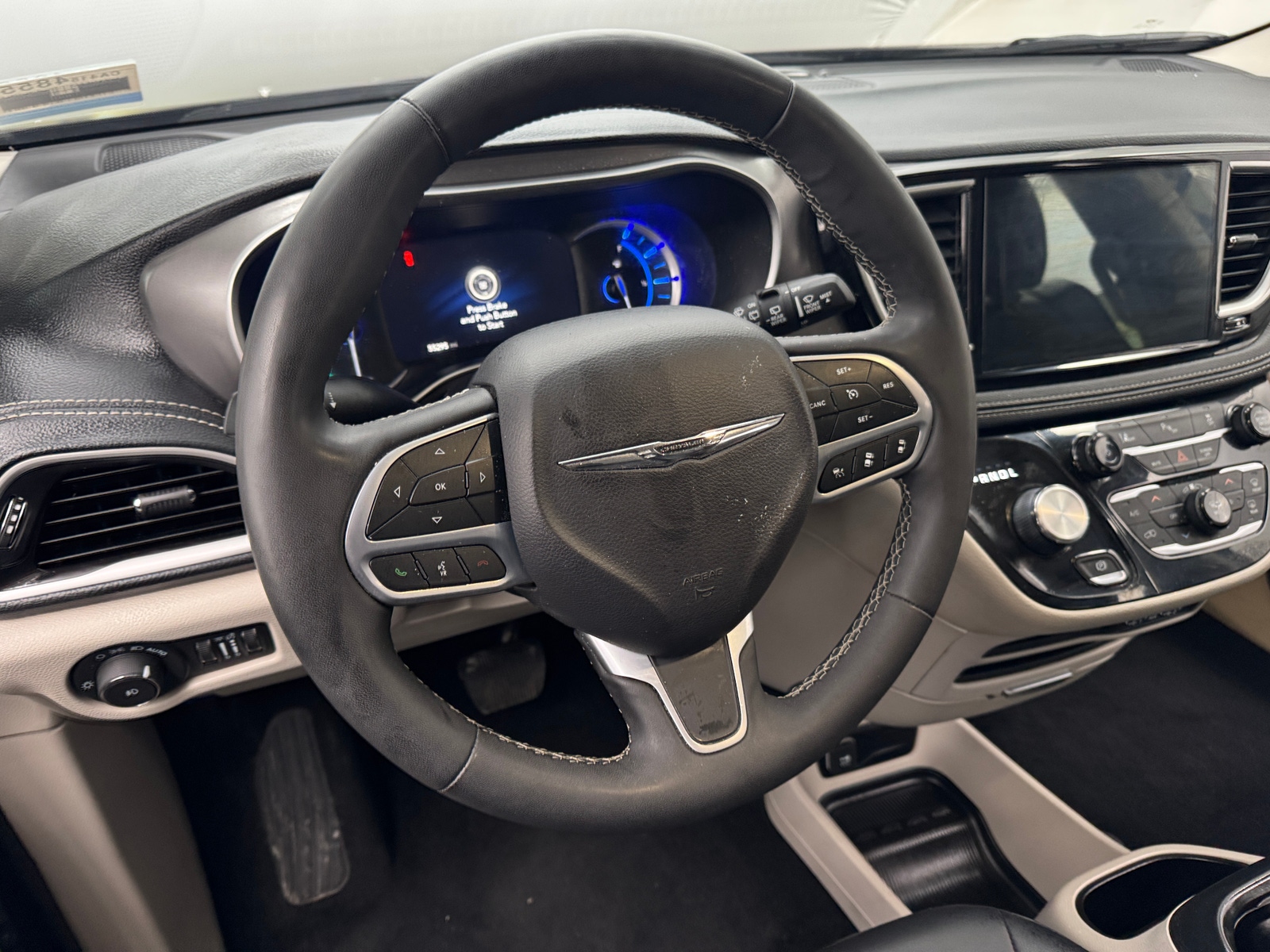 Thumbnail: 2024 Chrysler Pacifica - 4