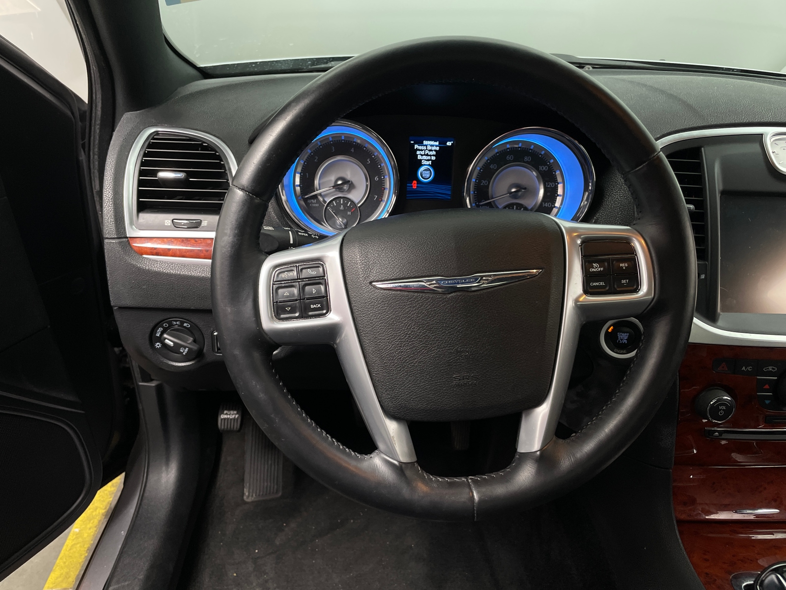 Thumbnail: 2013 Chrysler 300 - 4