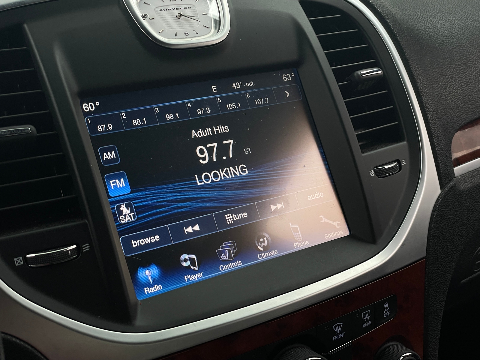 Thumbnail: 2013 Chrysler 300 - 3