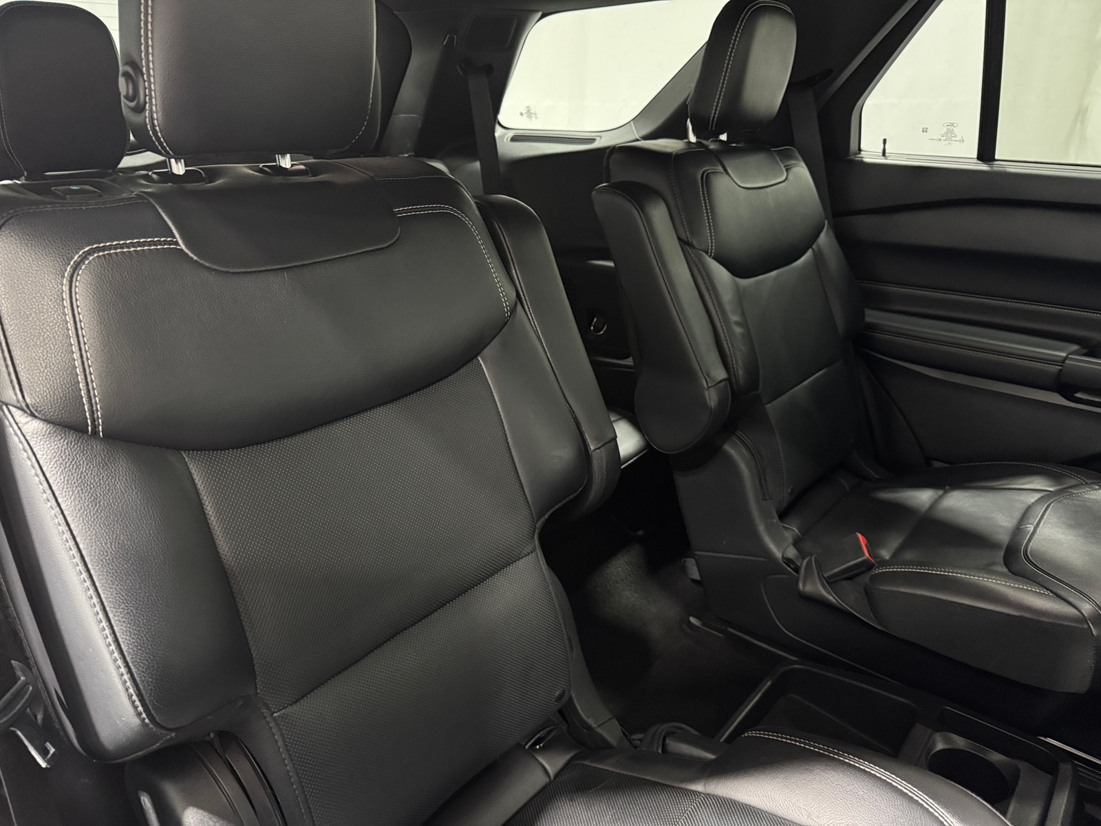 Thumbnail: 2020 Ford Explorer - 5